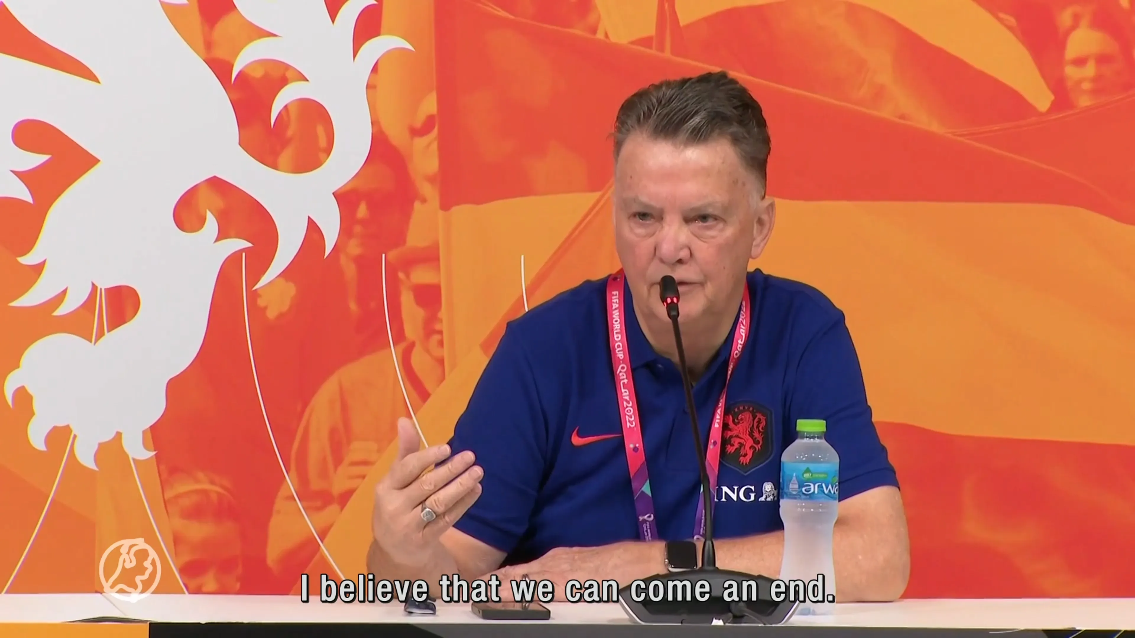 Zo luisteren Britten naar het steenkolen Engels van Van Gaal