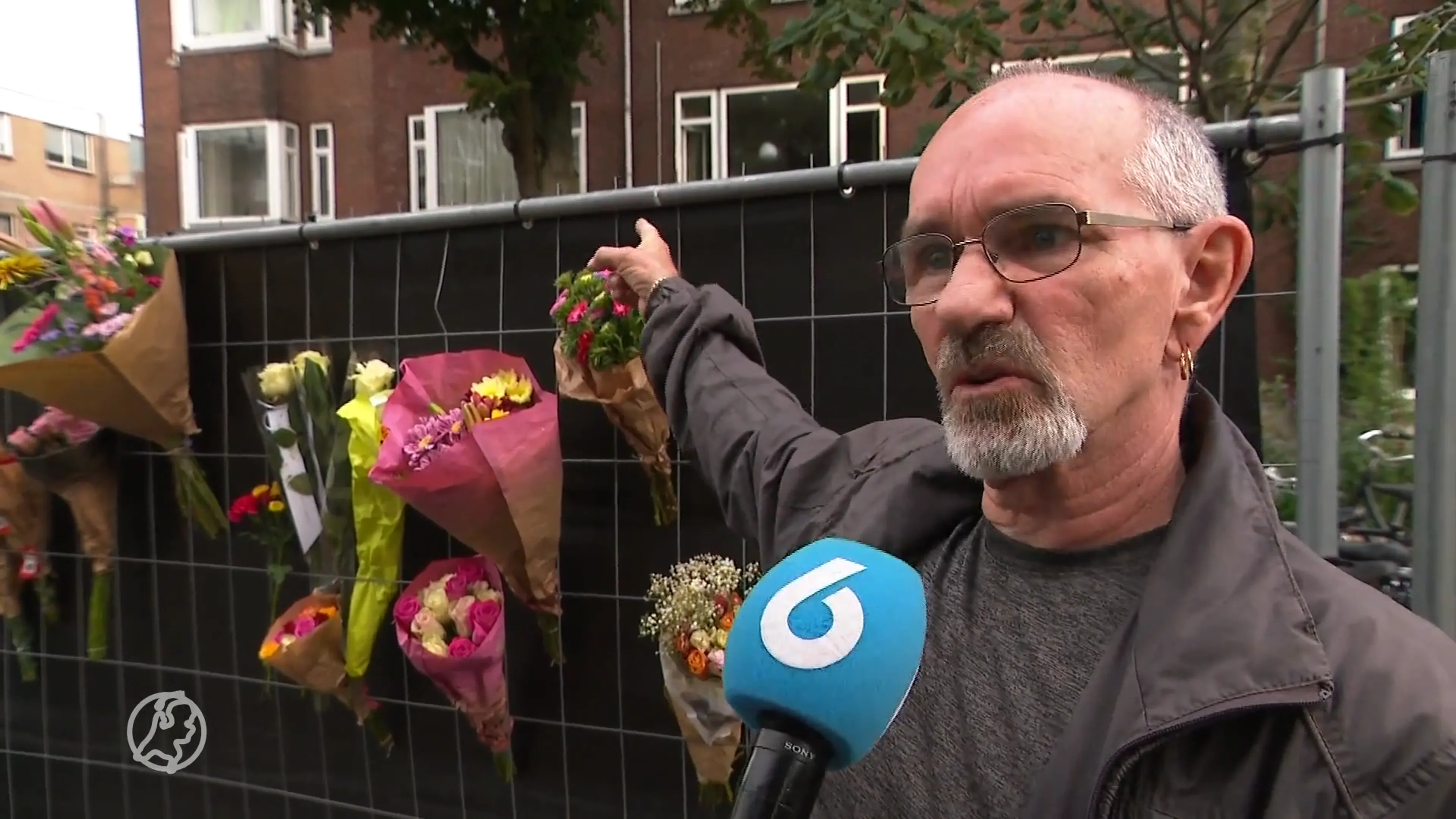 Bloemenzee bij huis van doodgeschoten Marlous (39) en dochter Romy (14): 'Ze was bang voor hem'