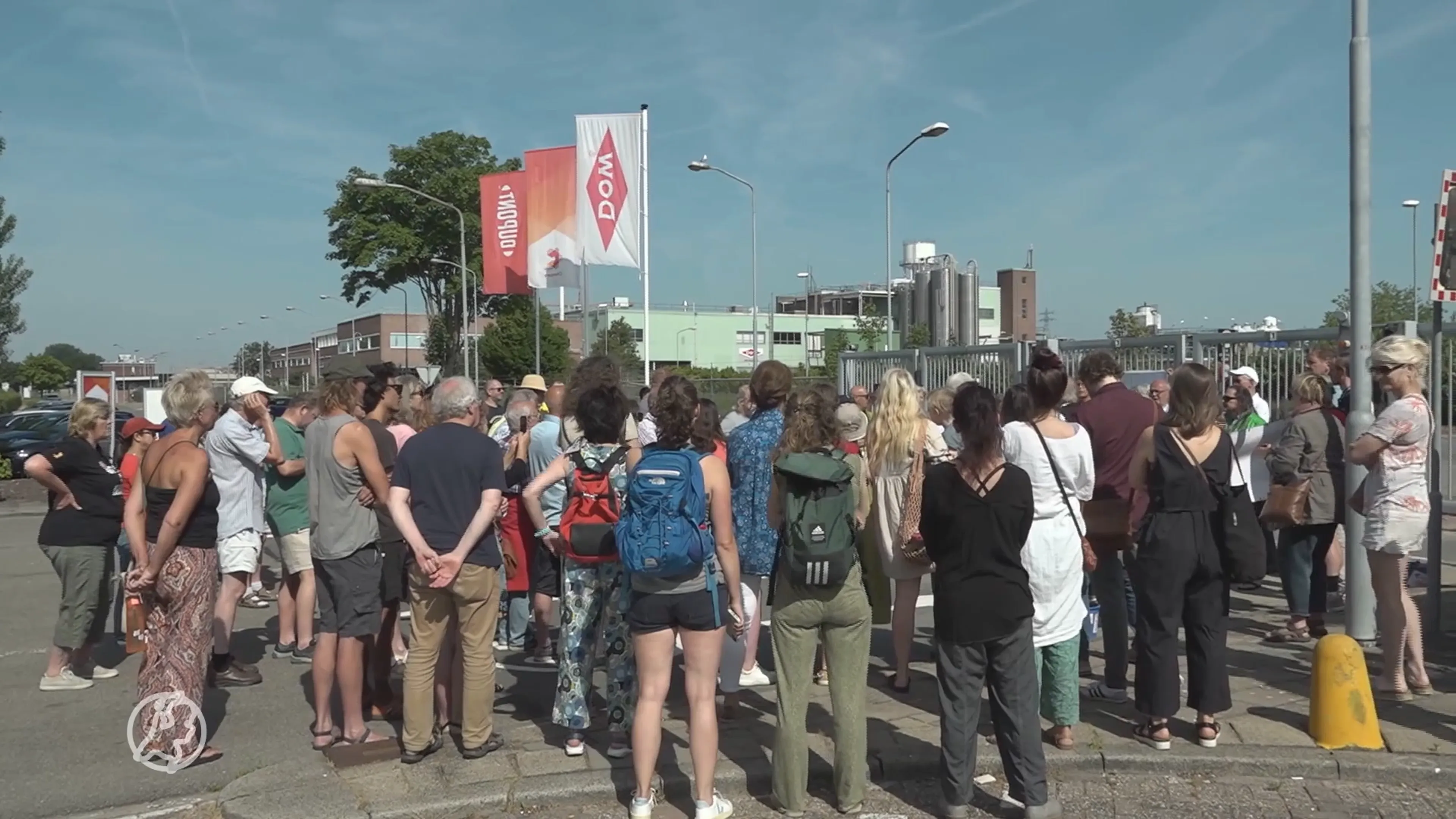 Meer actievoerders dan ooit bij fabriek Dordrecht die kankerverwekkende stof lekte