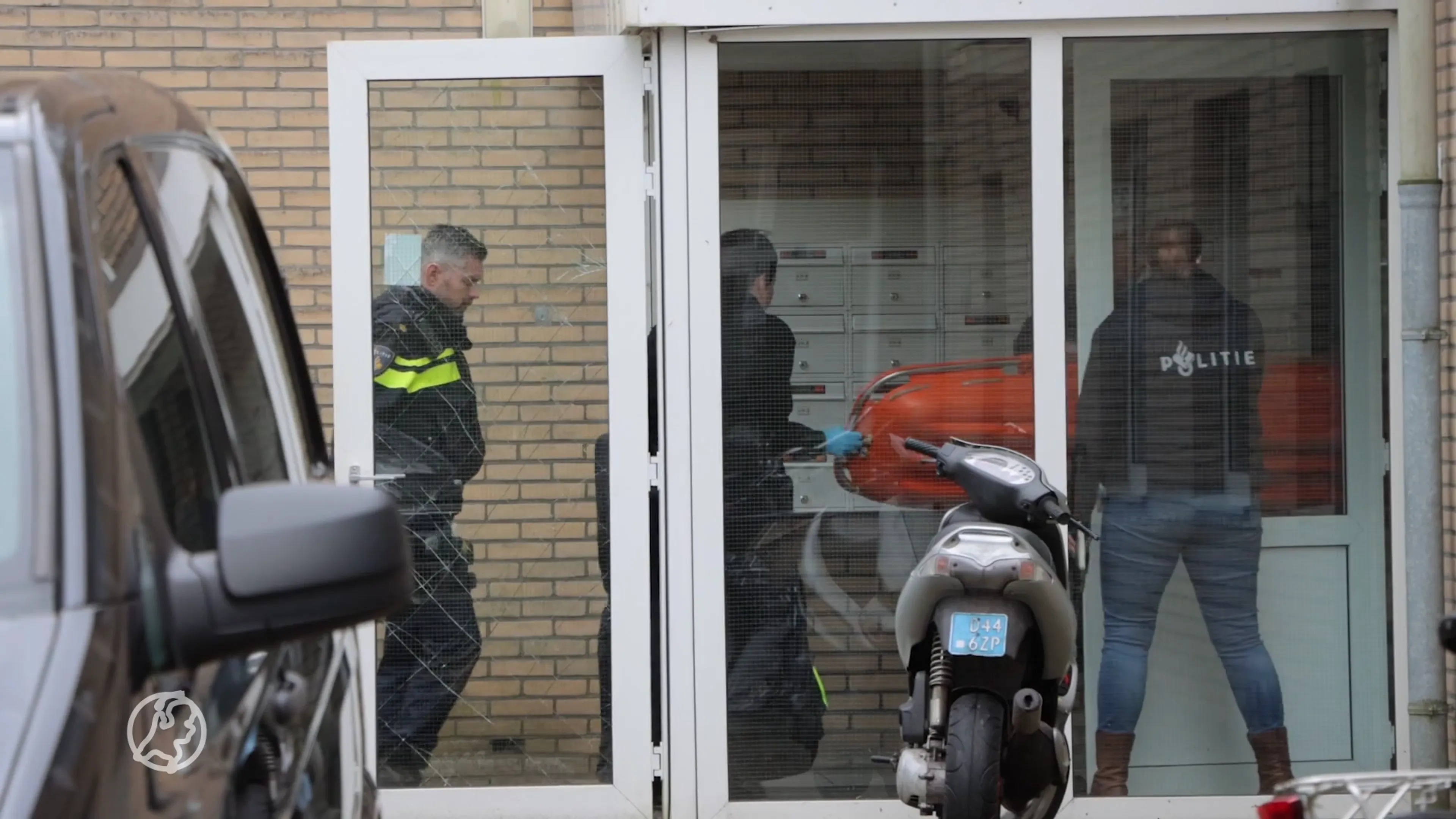 Dode gevonden op overloop in Emmen, politie houdt 'alle scenario's open'