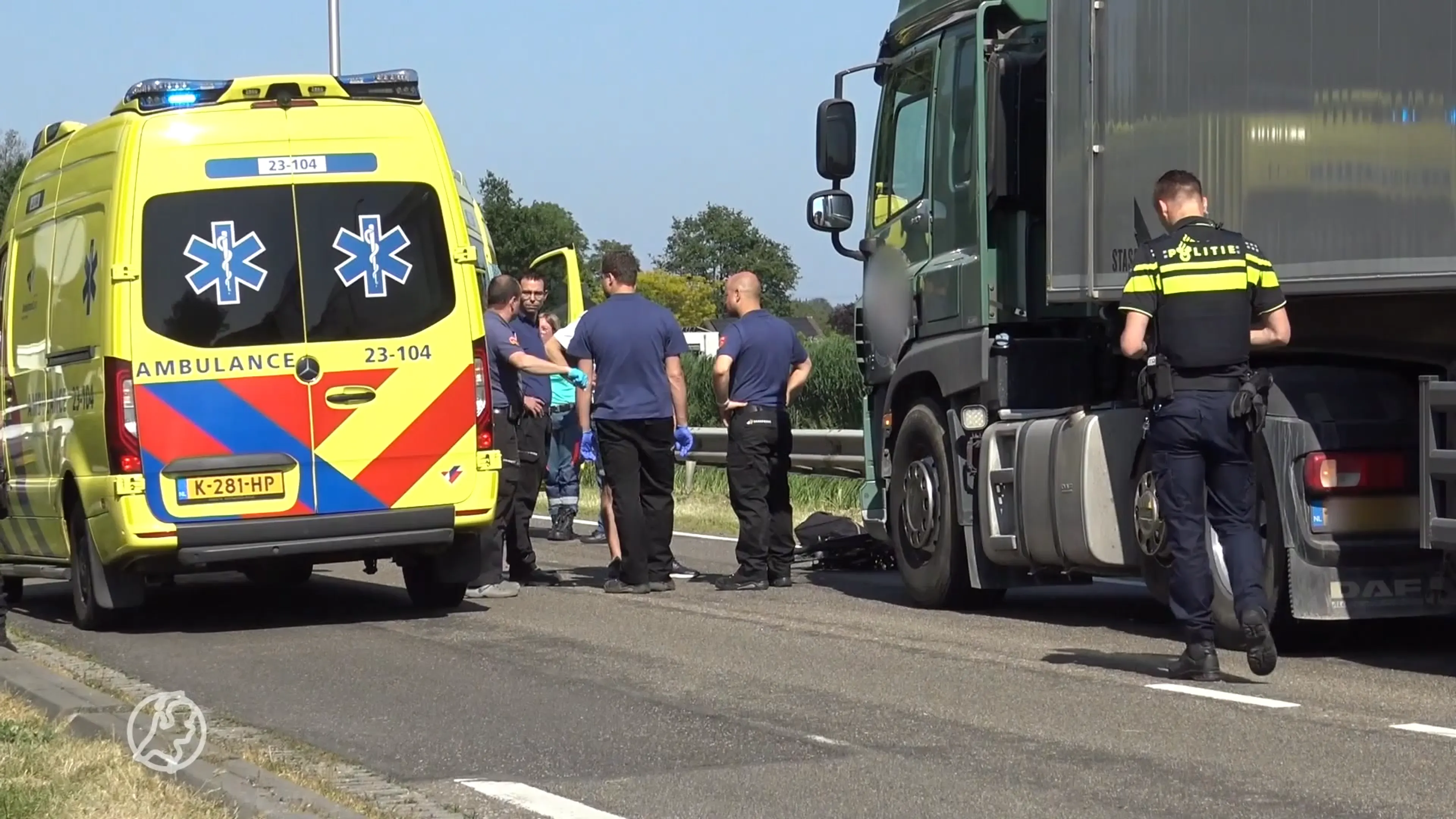 Dodelijk ongeluk in Ospel: fietser aangereden door vrachtwagen