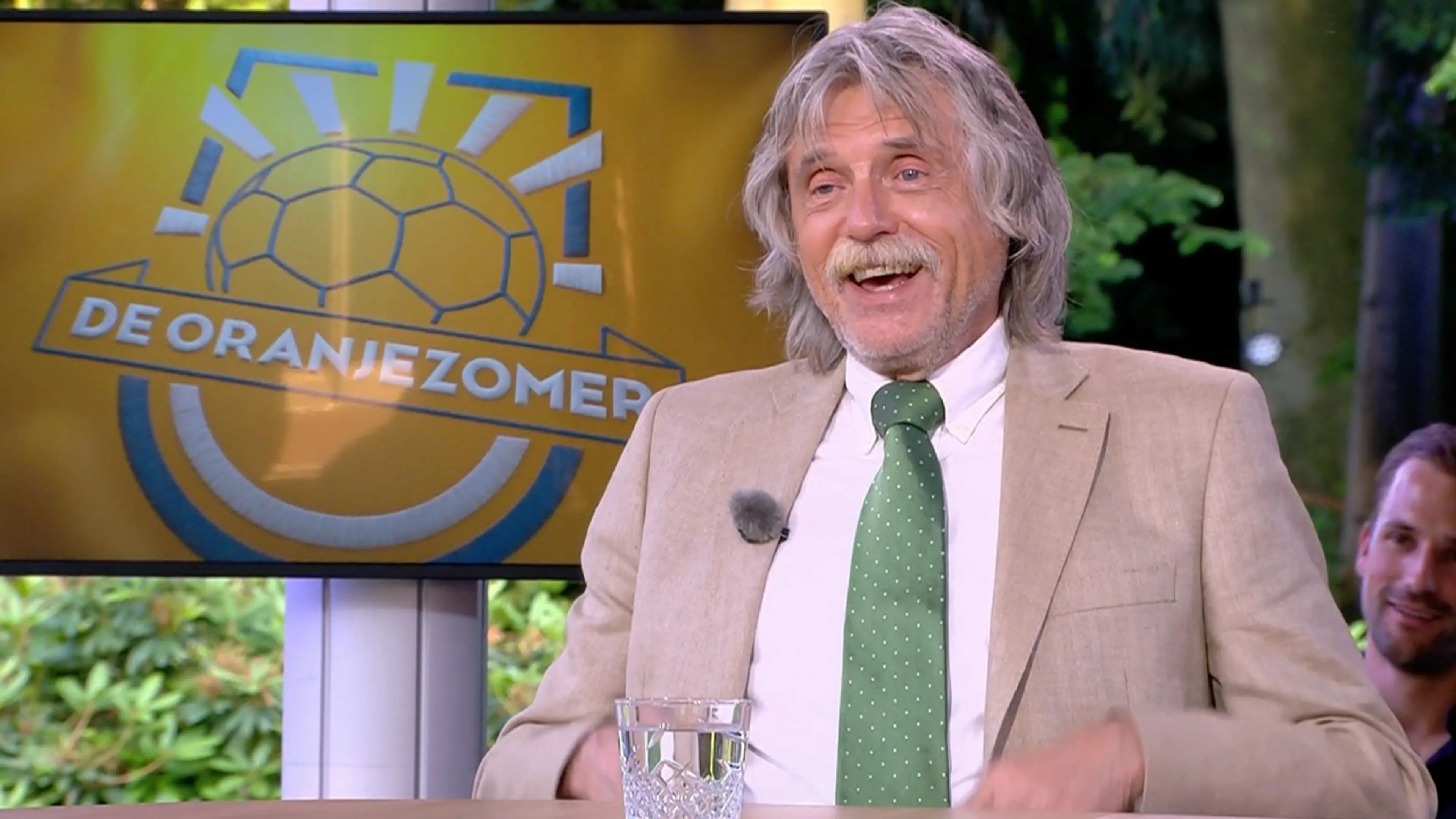 'Hij heeft 'you're lucky' net boven z'n lul getatoeëerd'