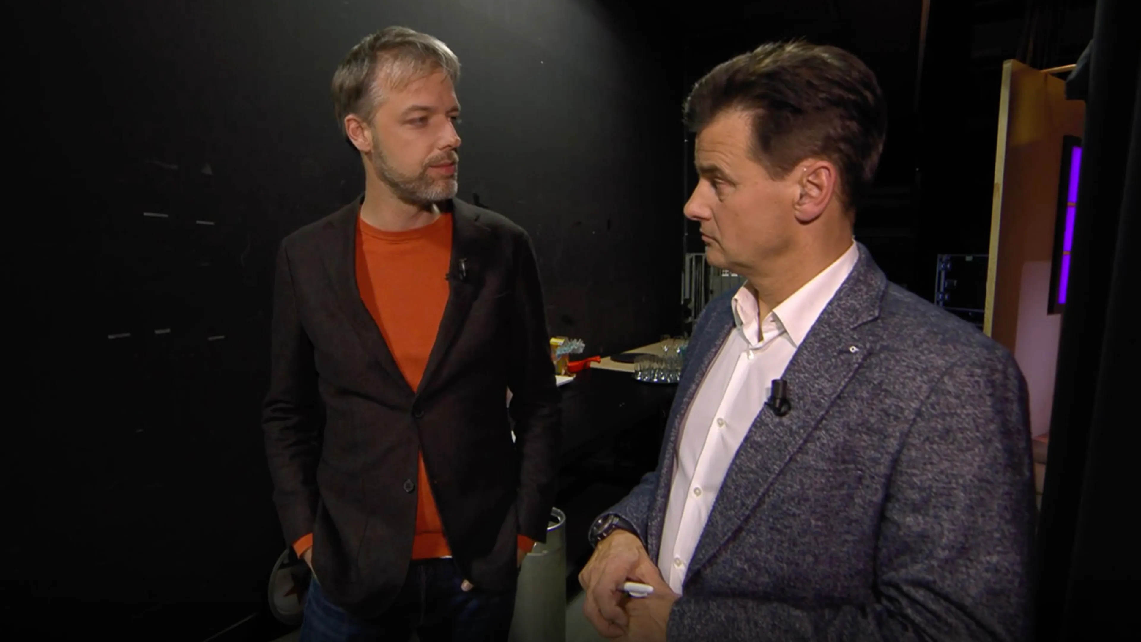 In de Wandelgangen met Olaf Koens: ‘Ik zou niet weten wat ik aan Zelensky of Poetin moet vragen’