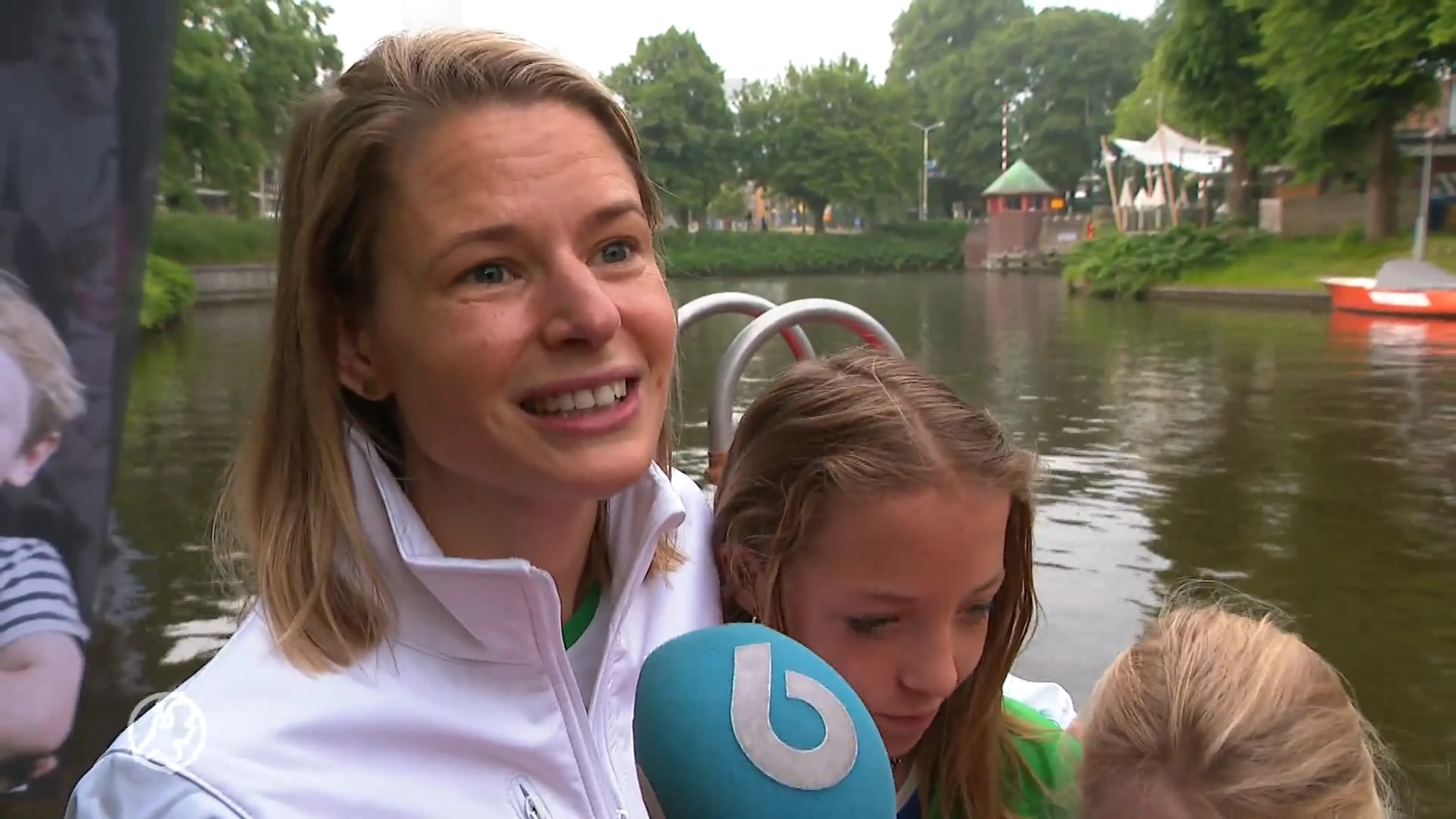 Maarten van der Weijden begint aan zijn elfstedentriatlon: 'Bijna onmenselijk'