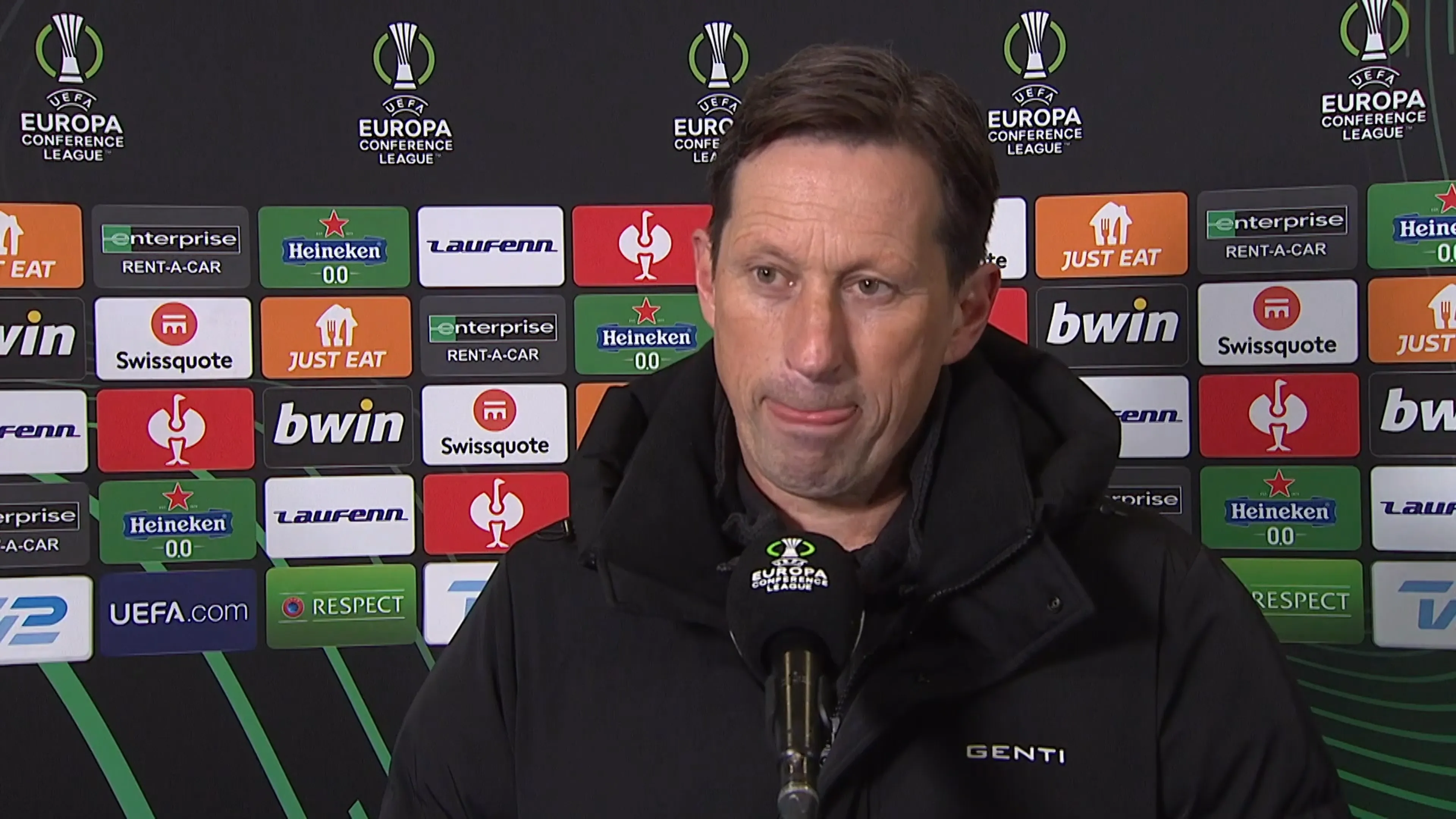 Schmidt over blessure Gakpo: 'Hij heeft veel pijn'