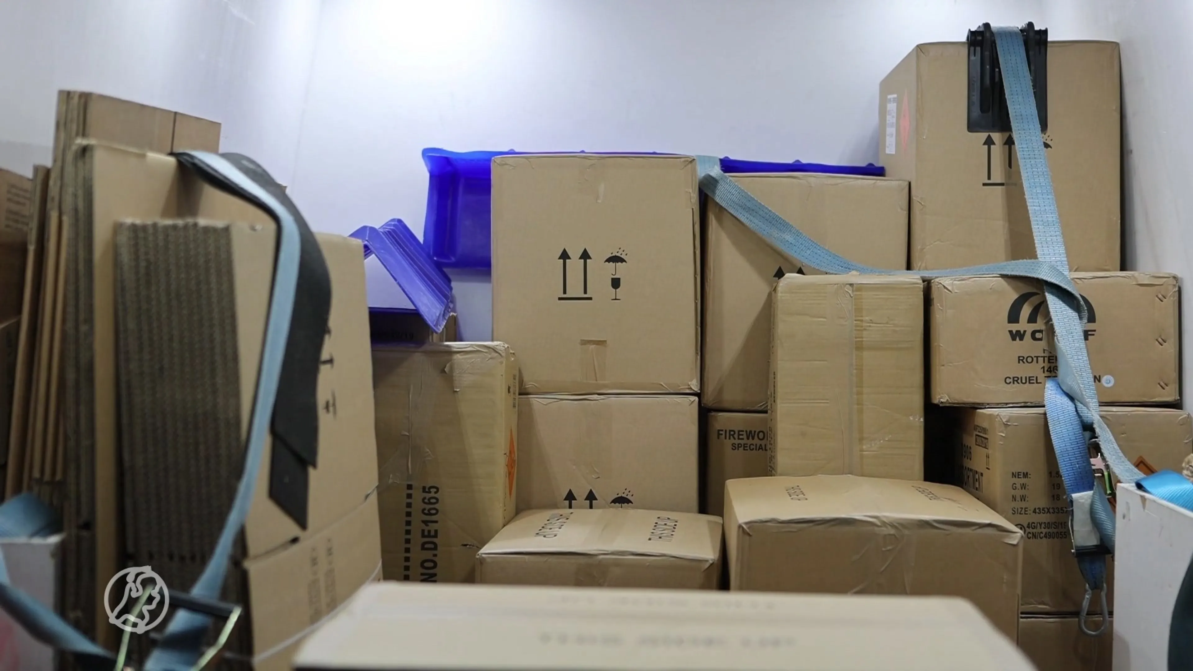 Zwaar illegaal vuurwerk gevonden bij woningen Vught