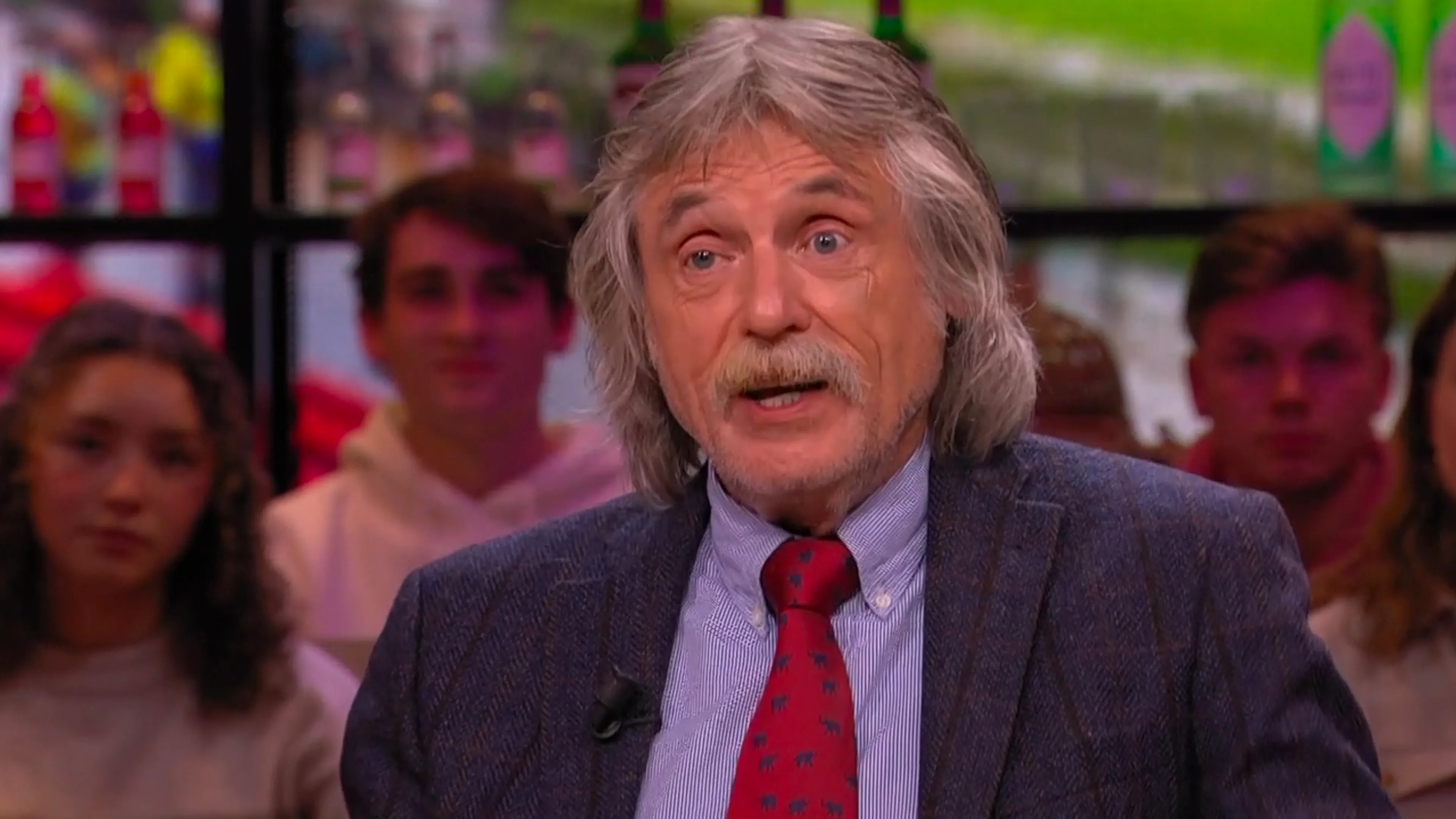 Johan ziet valkuil voor hoofdtrainer Van Nistelrooij: 'Dan vloekt hij je helemáál stijf!'