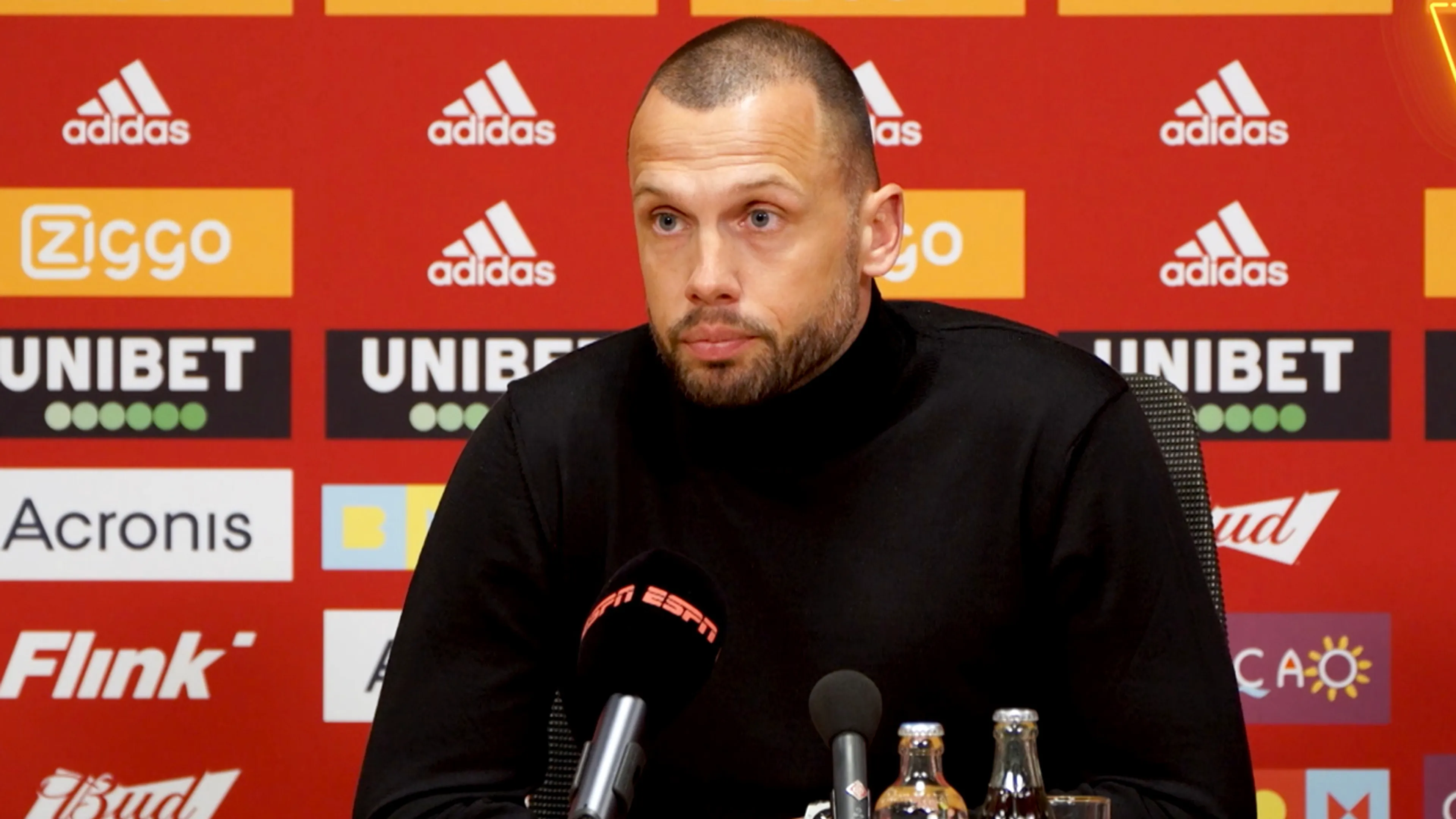 Heitinga over Brobbey: 'Hij heeft discipline, maar hij heeft ook hulp nodig'