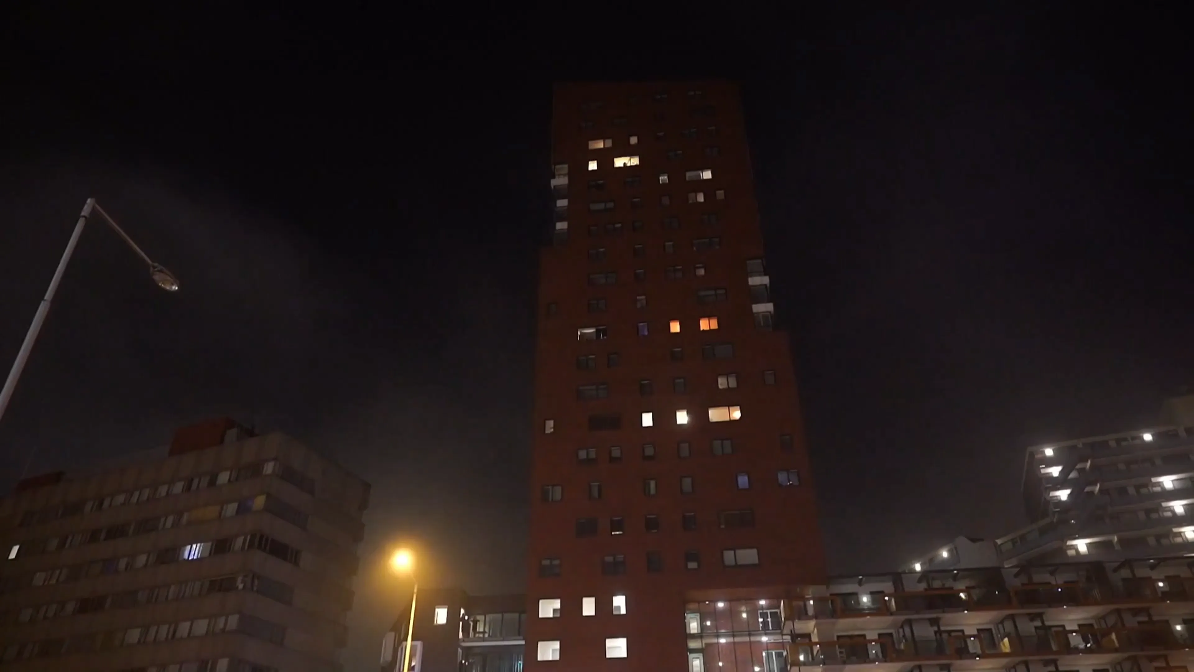 Brand in hoge woontoren Nijmegen: acht verdiepingen ontruimd