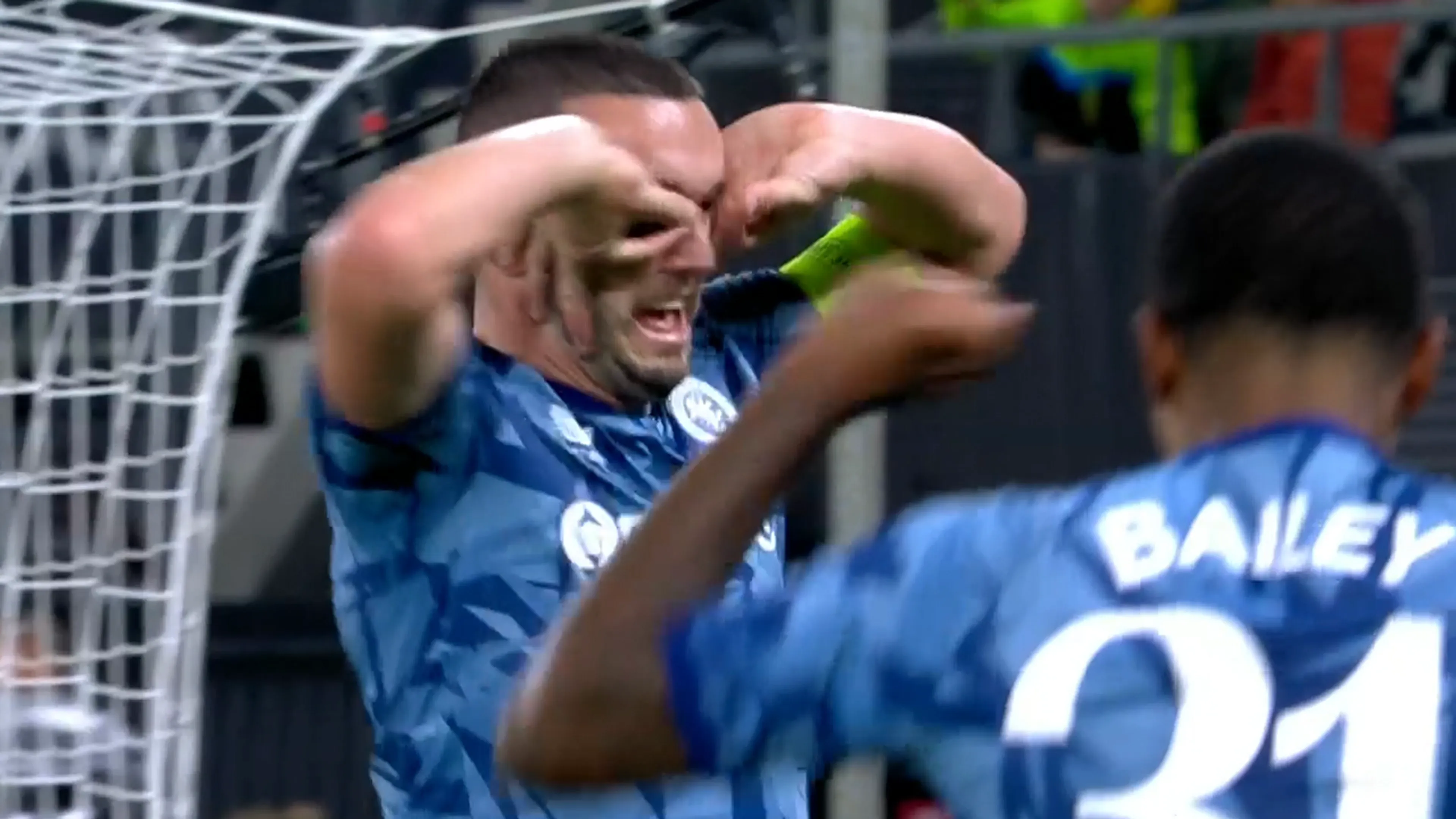 VIDEOGOAL: AZ - Aston Villa 0-4 (McGinn)