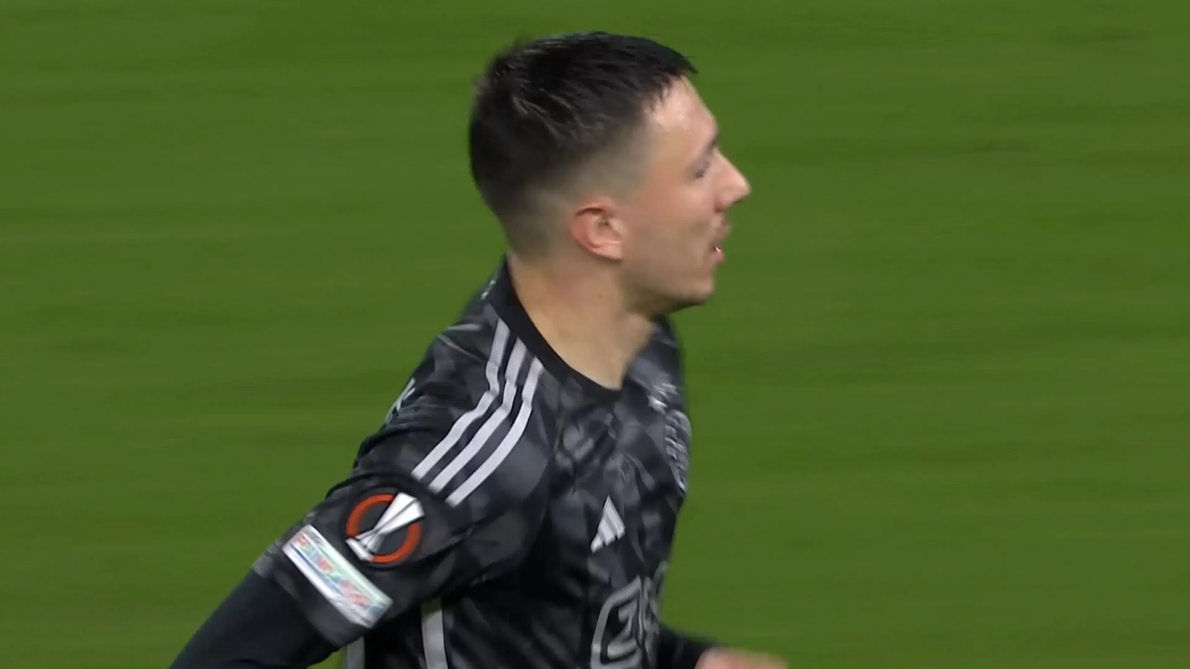KANS: Steven Berghuis raakt de paal