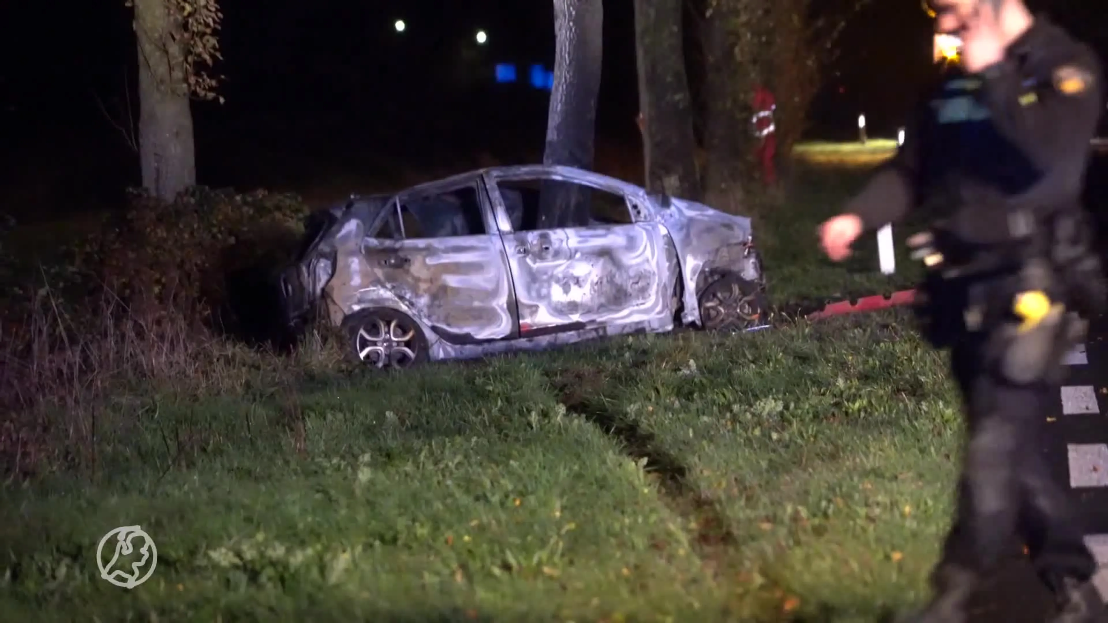 Man (18) overleden na botsing tegen boom in Stadskanaal