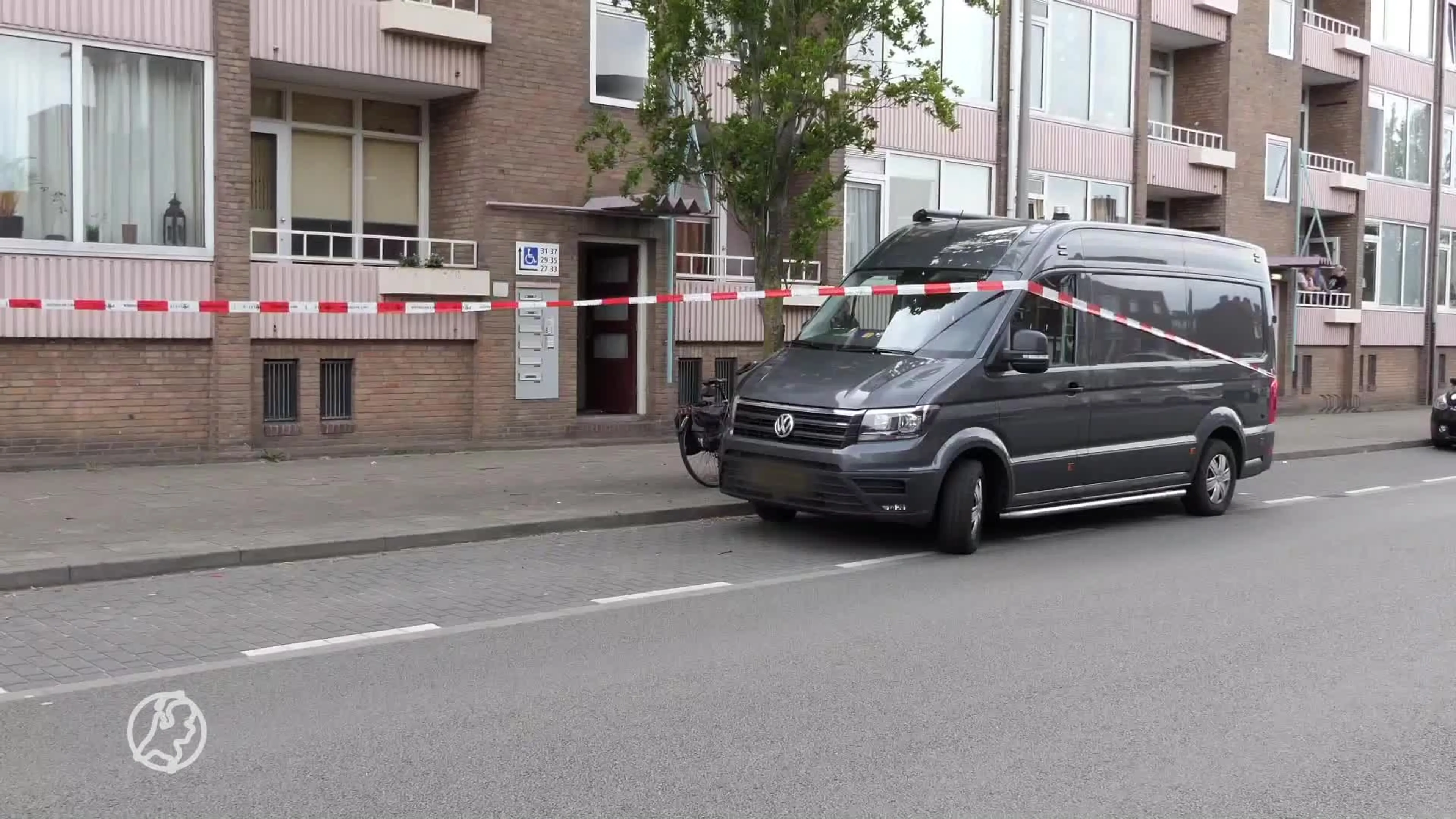Arrestatieteam valt woning Enschede binnen na steekincident
