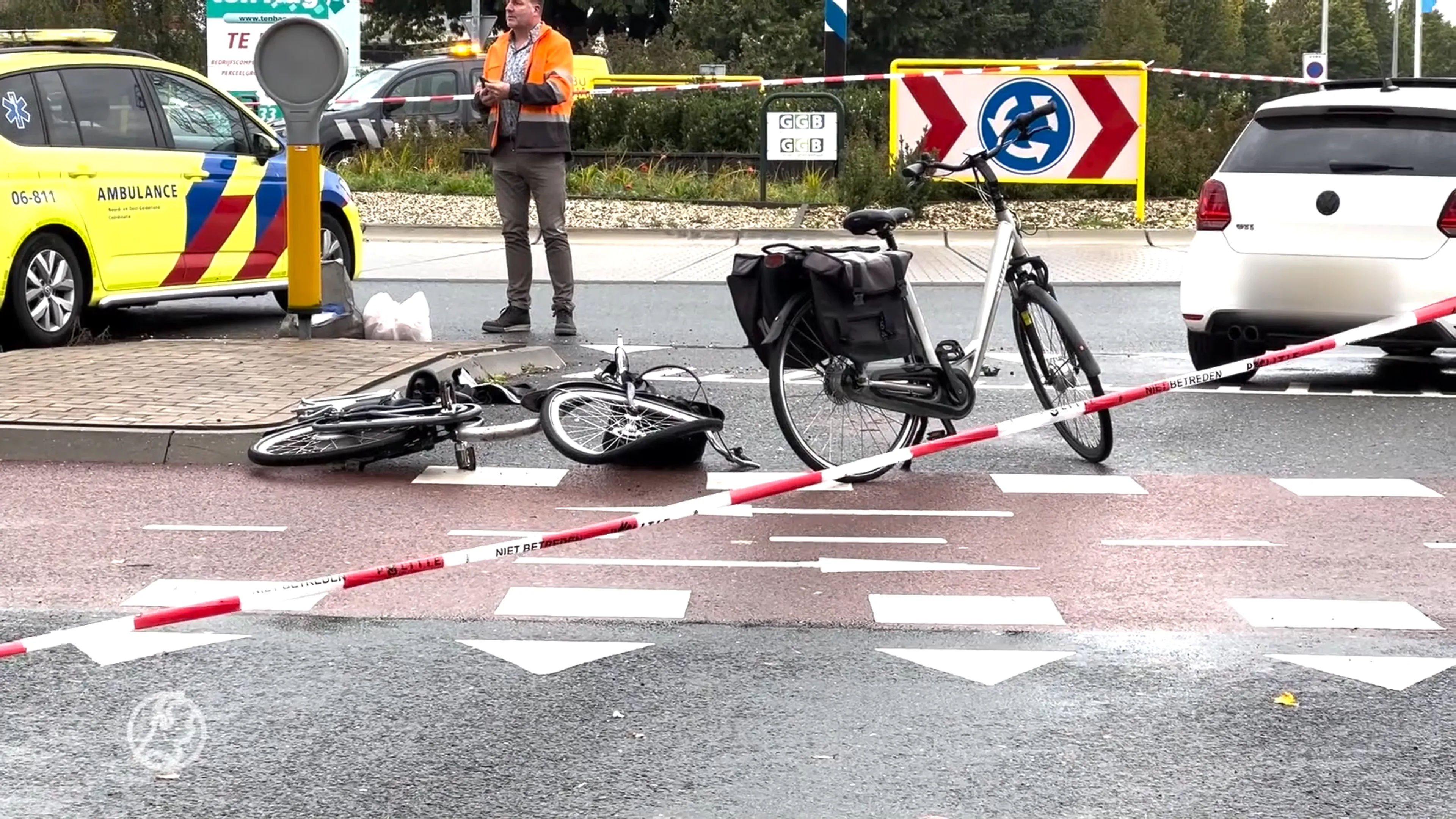 Scholiere gewond na aanrijding met auto vlakbij middelbare school
