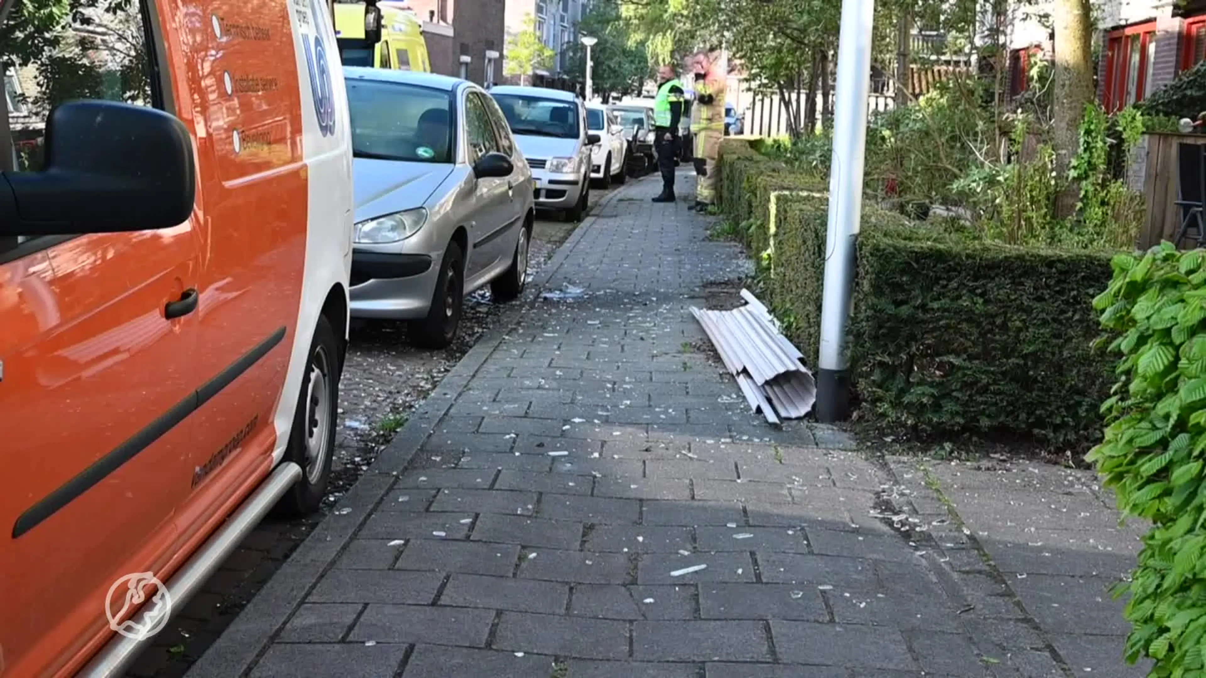 Explosie in woning Almelo, 'één persoon ernstig gewond'