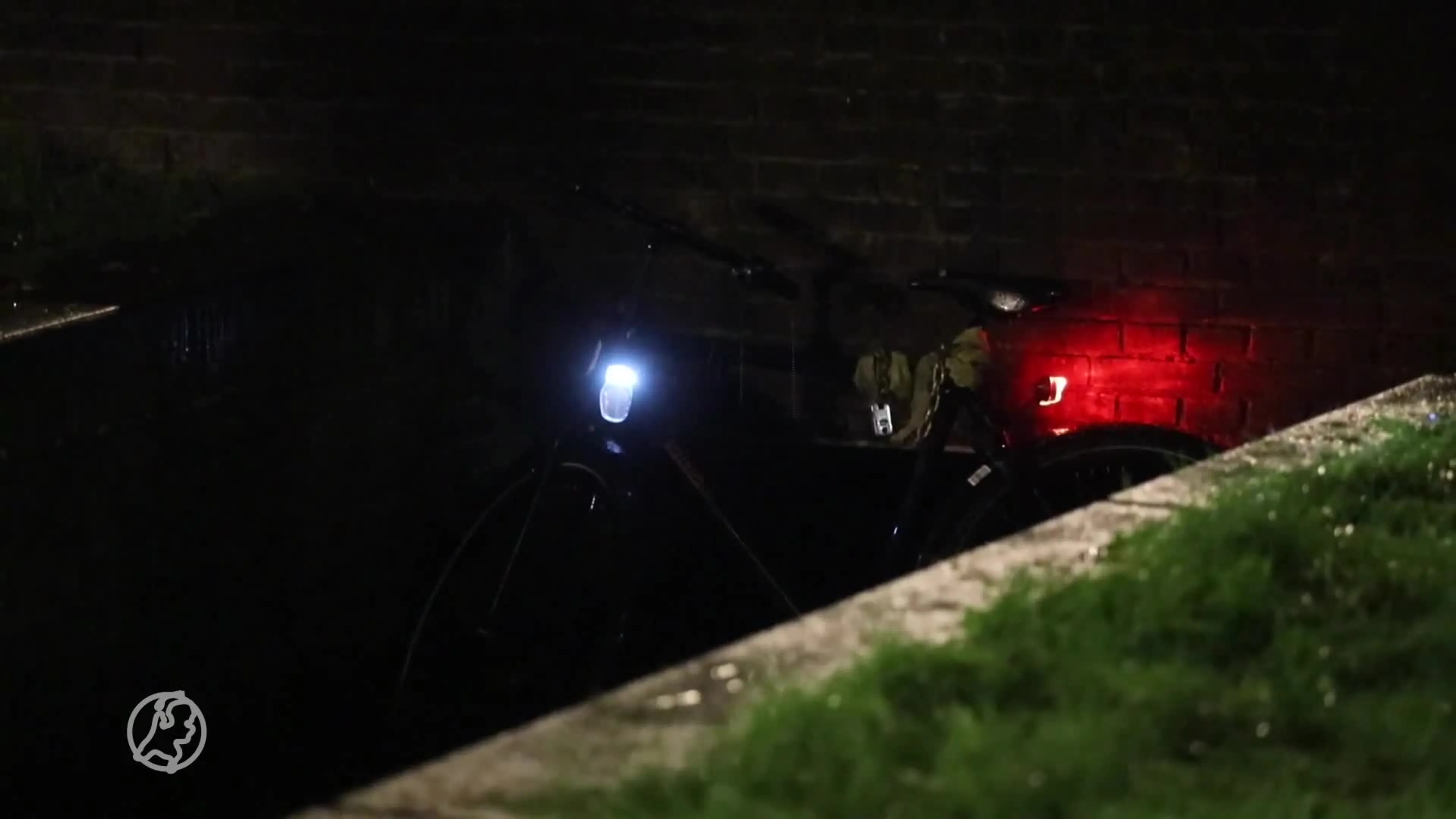 Fietser (52) overleden na val in het water in centrum van Apeldoorn