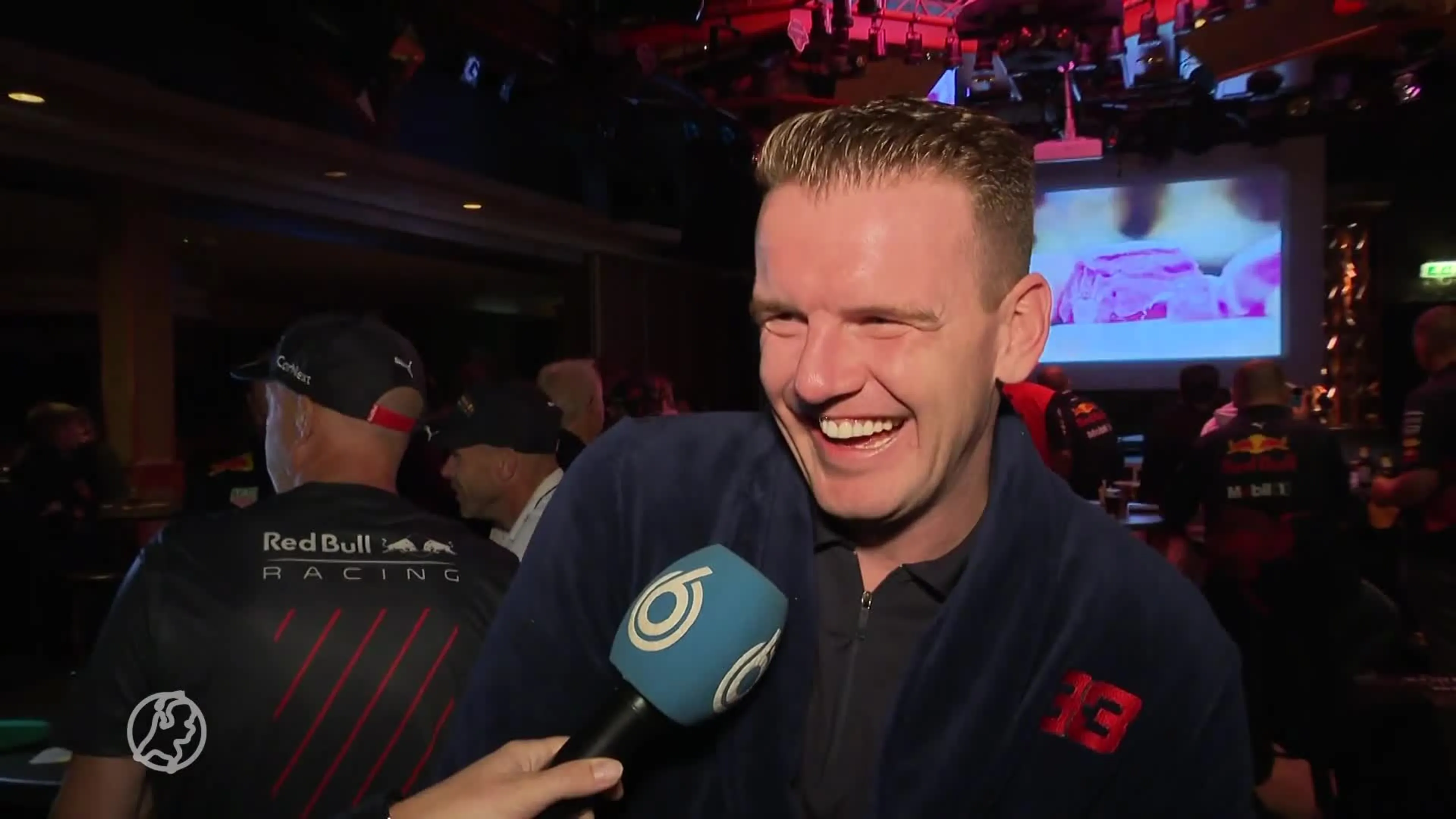 Fans volgen 'hun' Max met ei en spek in Limburgse Montfort