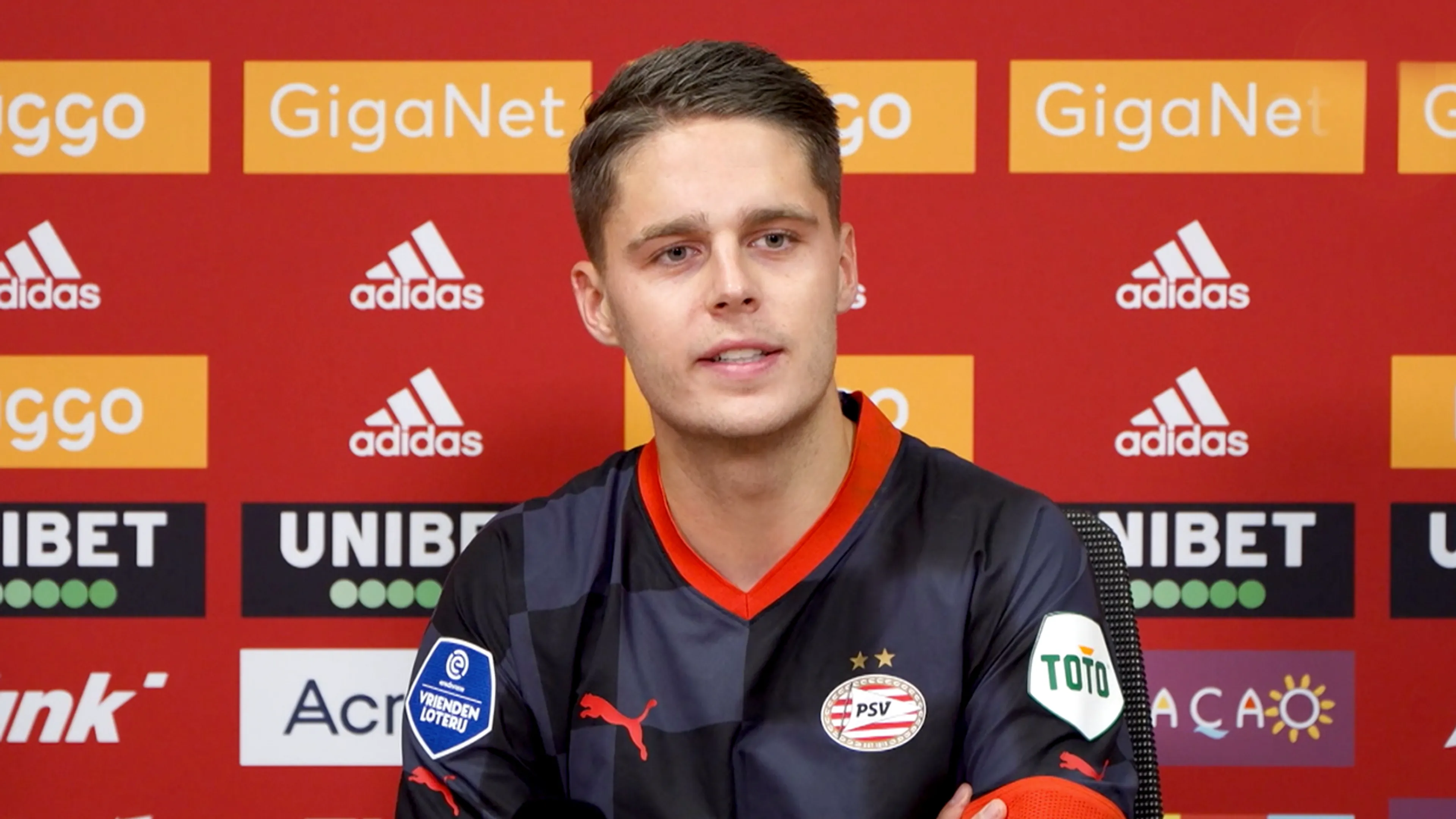 Veerman over opstootje: 'Ik zag een Ajax-speler Luuk de Jong keihard duwen'
