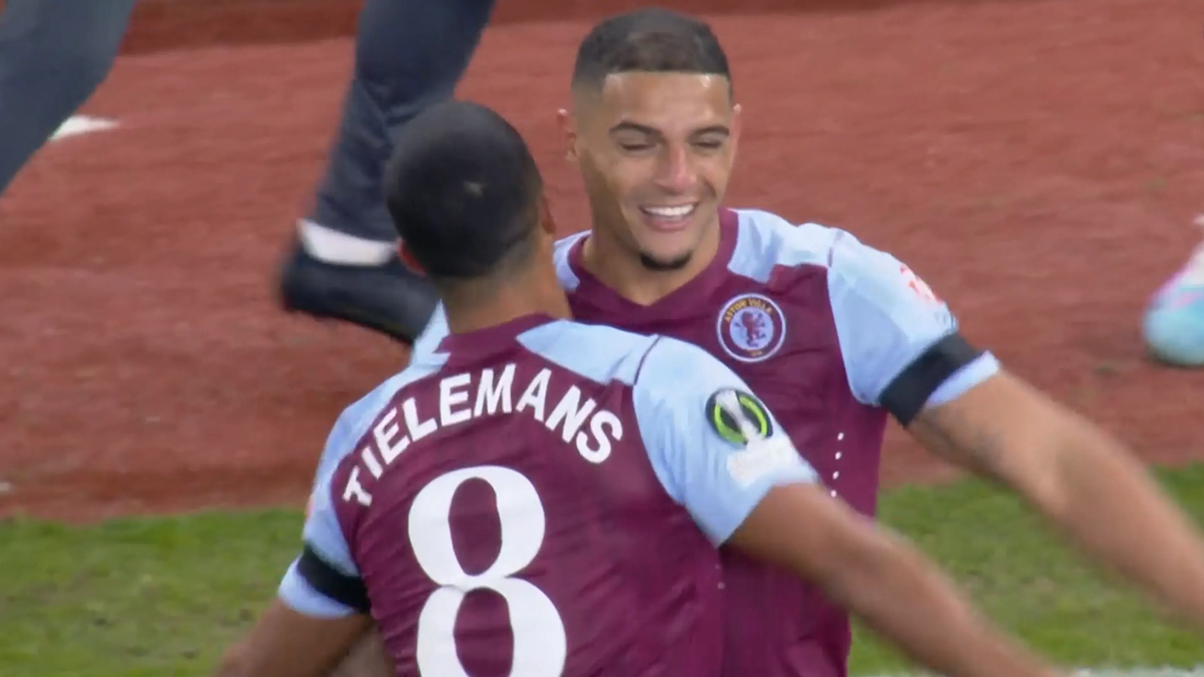 VIDEOGOAL: Aston Villa - AZ Alkmaar 1-1 (Carlos)