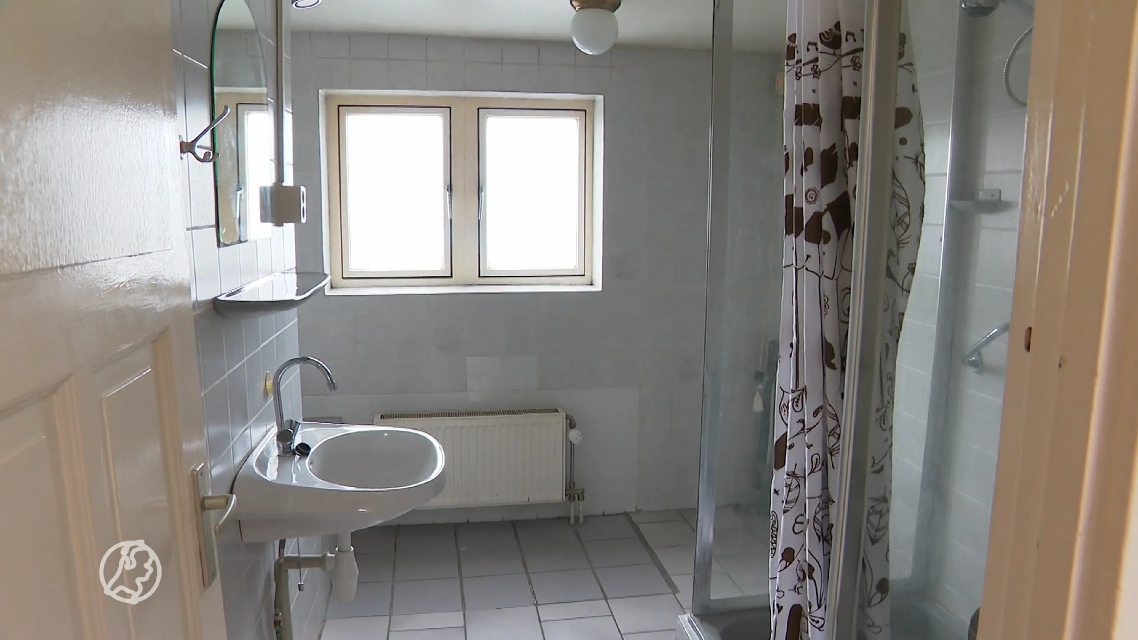 Woede over WOZ-gluurders: gemeenten eisen foto's van badkamer, keuken en toilet