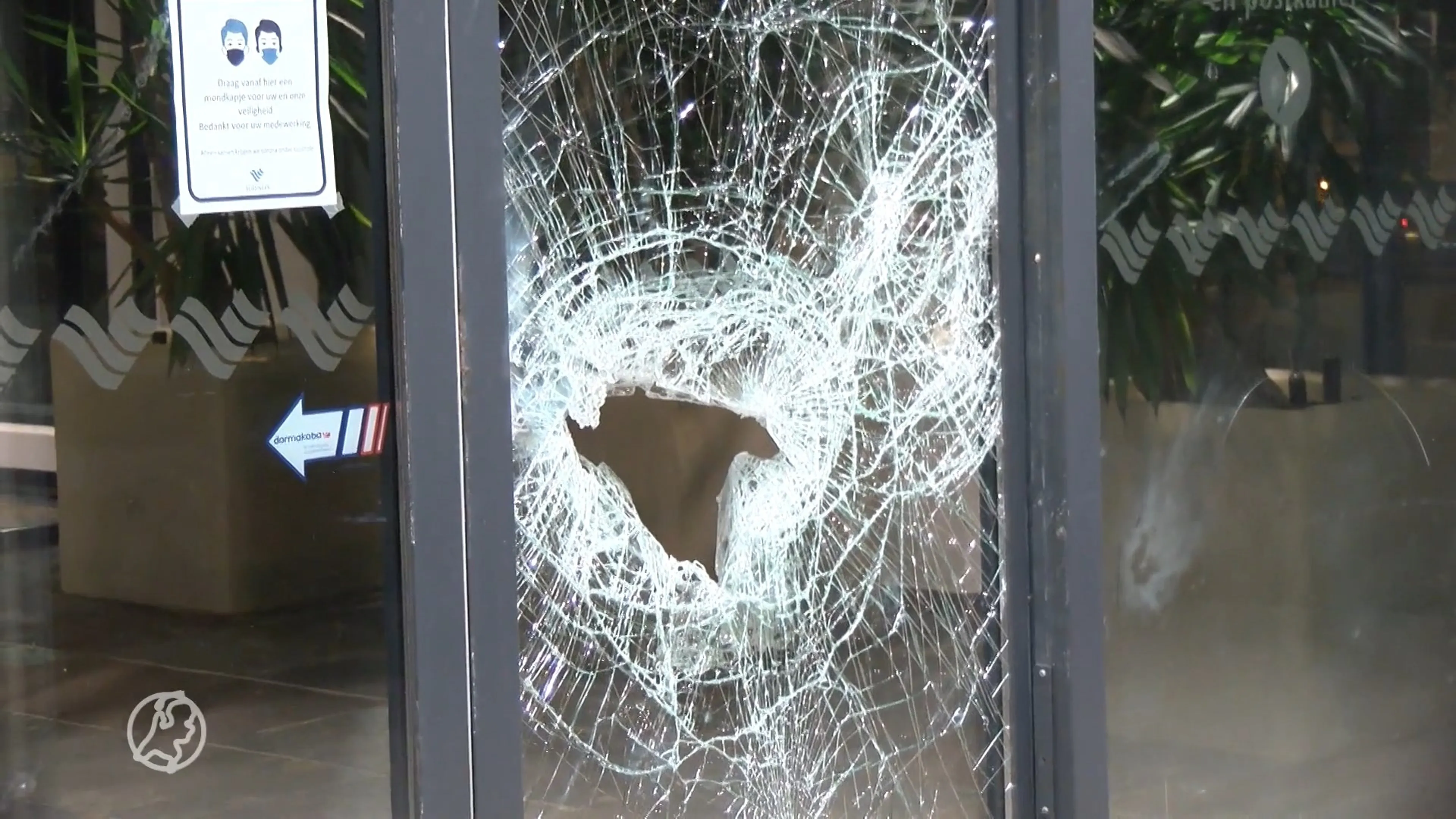 Gemeentehuis in Vlissingen bestookt met zwaar vuurwerk