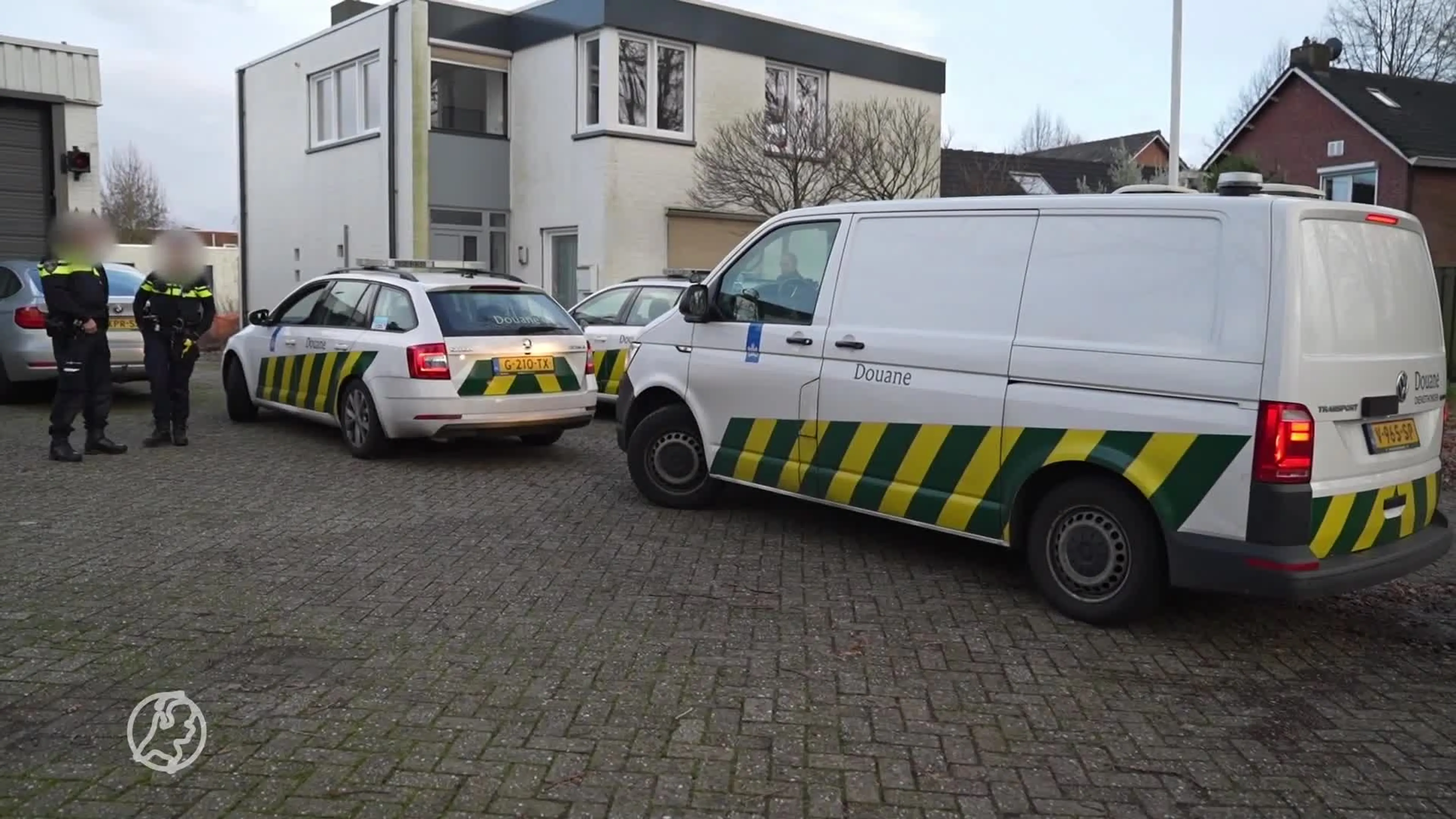 Duizenden kilo's illegale tabak gevonden in meerdere loodsen in Limburg