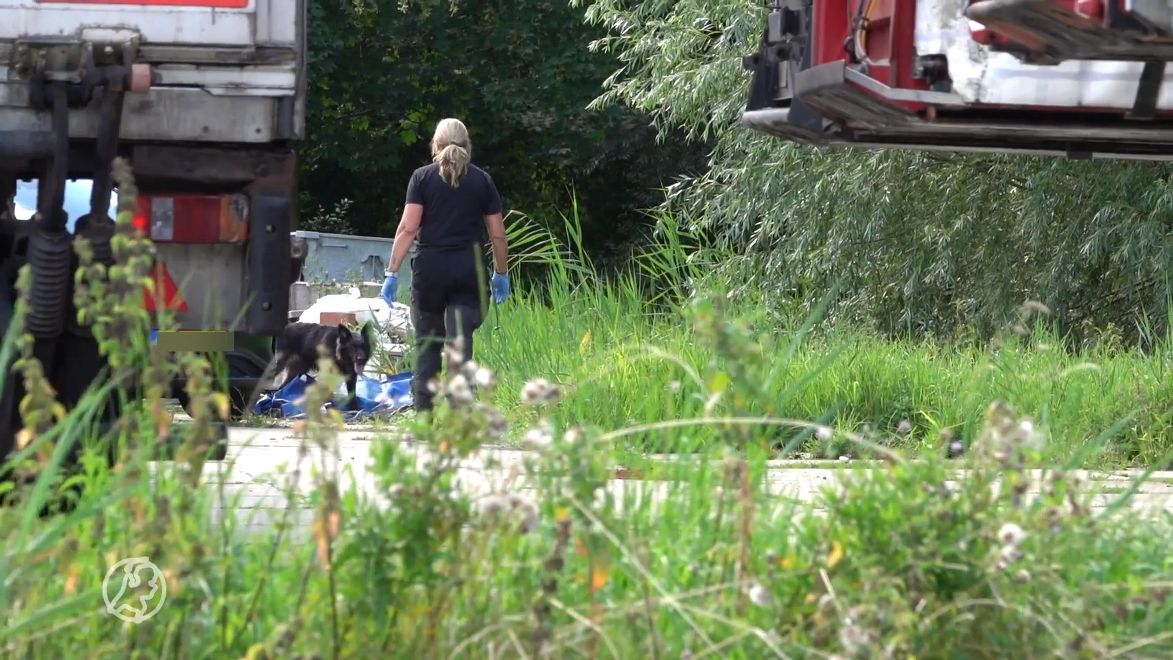 Politie doet samen met FIOD en douane onderzoek naar gevonden vrachtwagen Andijk