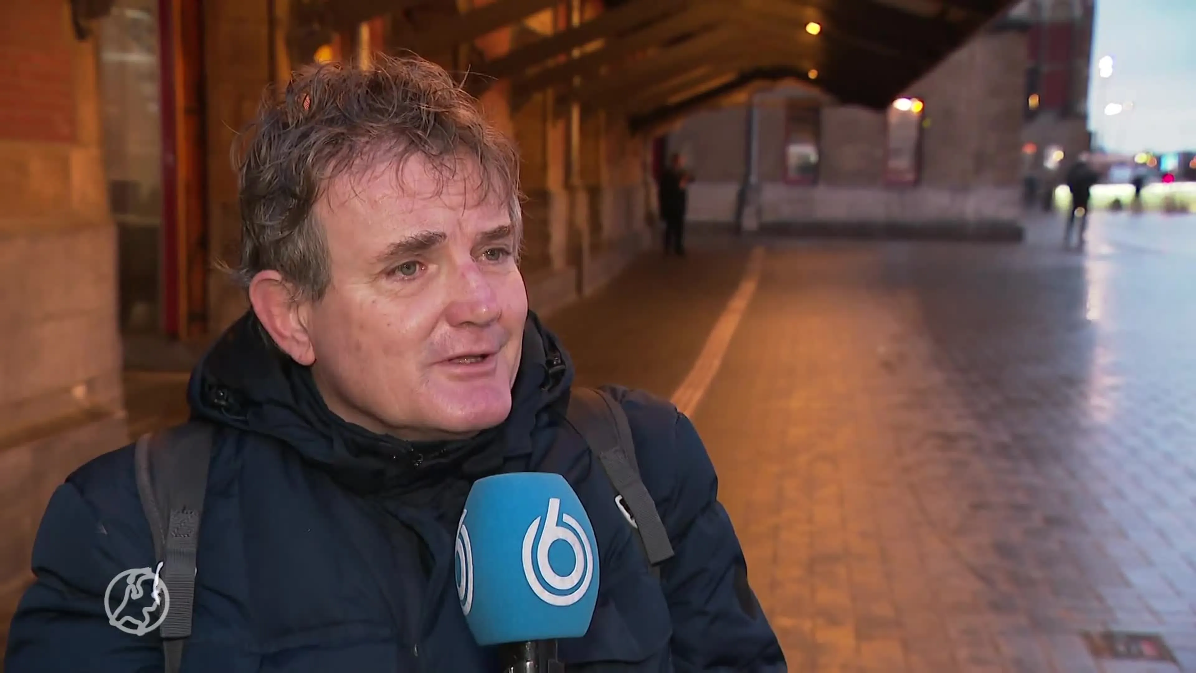 Reizigers Amsterdam Centraal reageren op bestorming Capitool