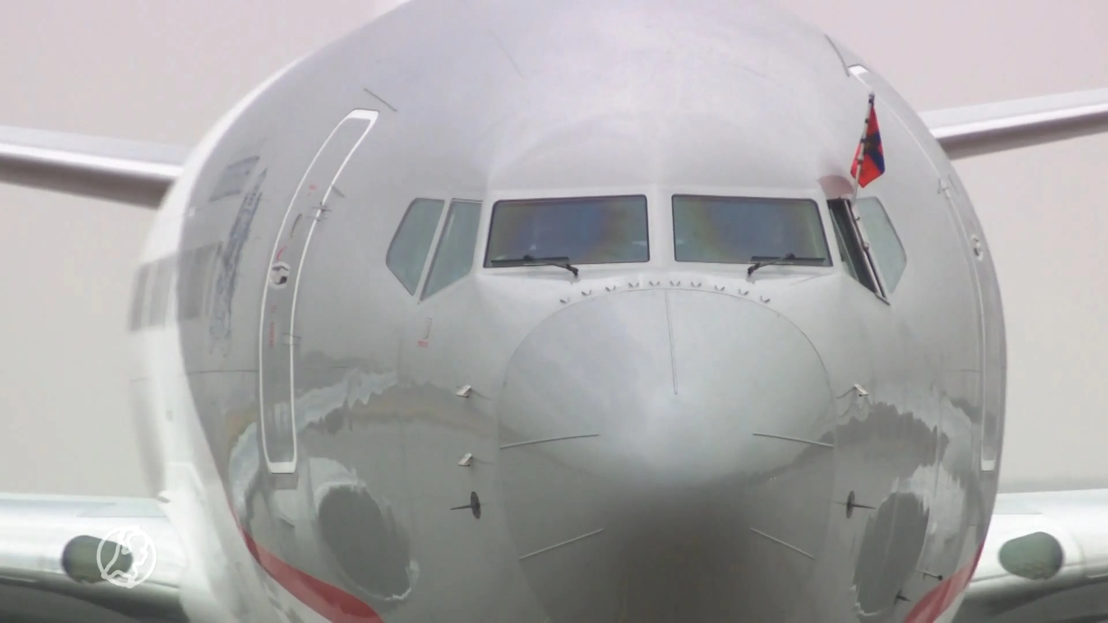 Koning in cockpit tijdens vlucht naar Berlijn voor staatsbezo...