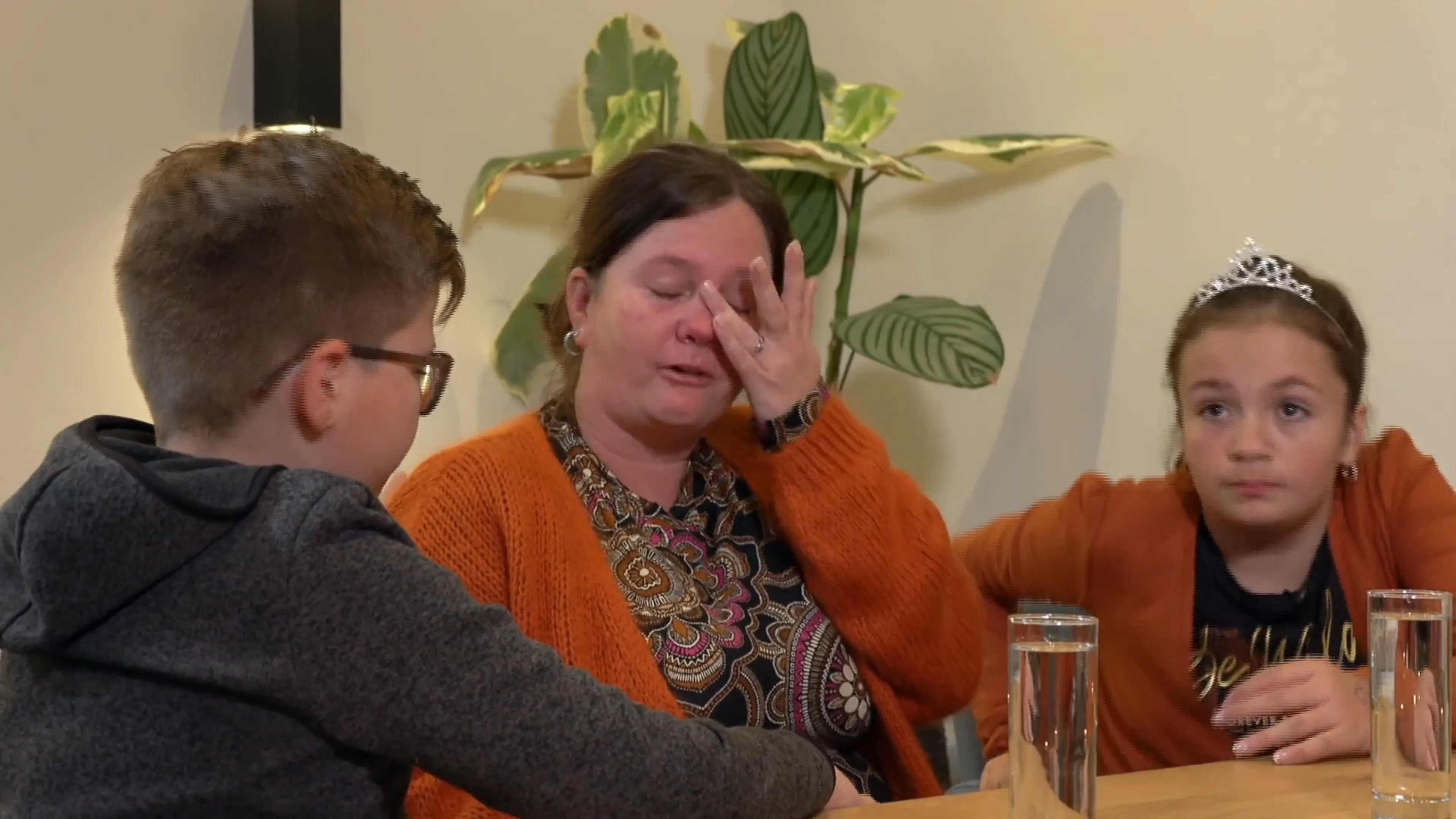 Hartverwarmende actie rijk stel voor arme familie in Steenrijk, Straatarm: 'Wat een fantastisch gebaar!'