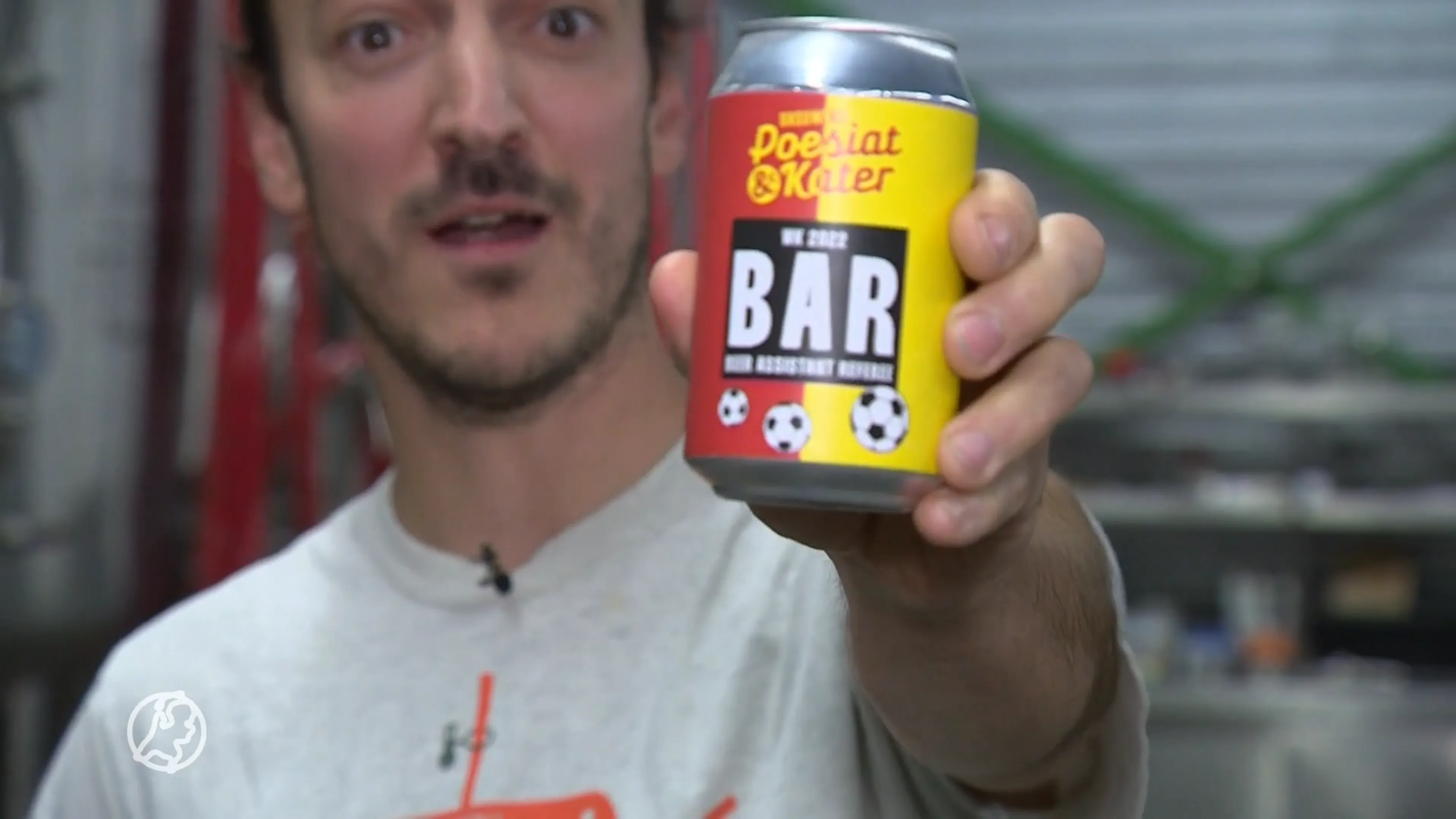 Het eerste kritische WK-biertje: geef jij Qatar een gele of rode kaart?