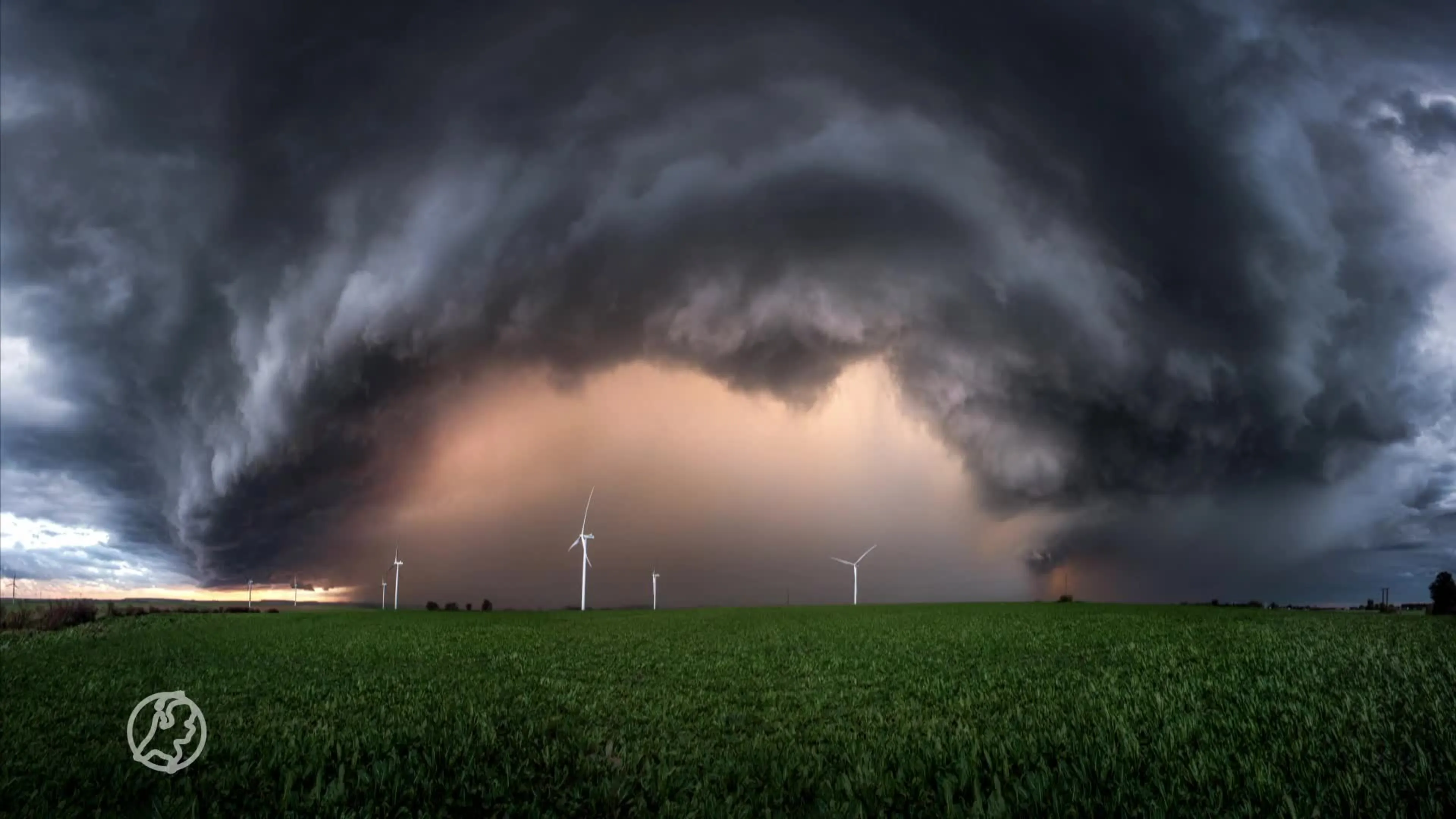 Stormchaser Rick jaagt op extreem weer in Frankrijk: 'Het was machtig mooi'