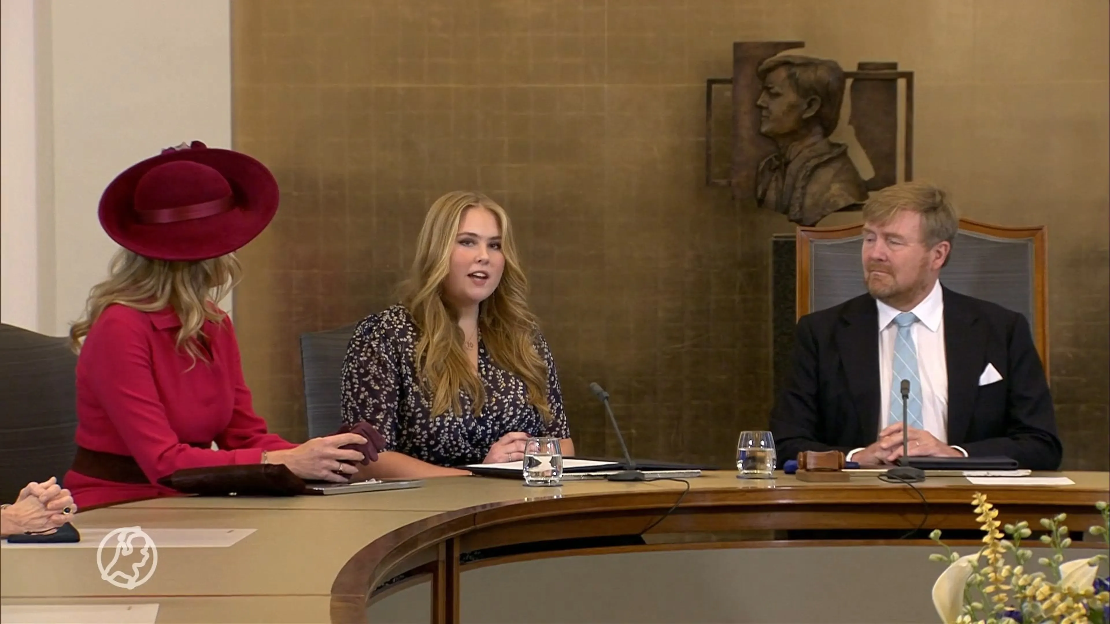 Kroonprinses Amalia geeft eerste speech als troonopvolgster