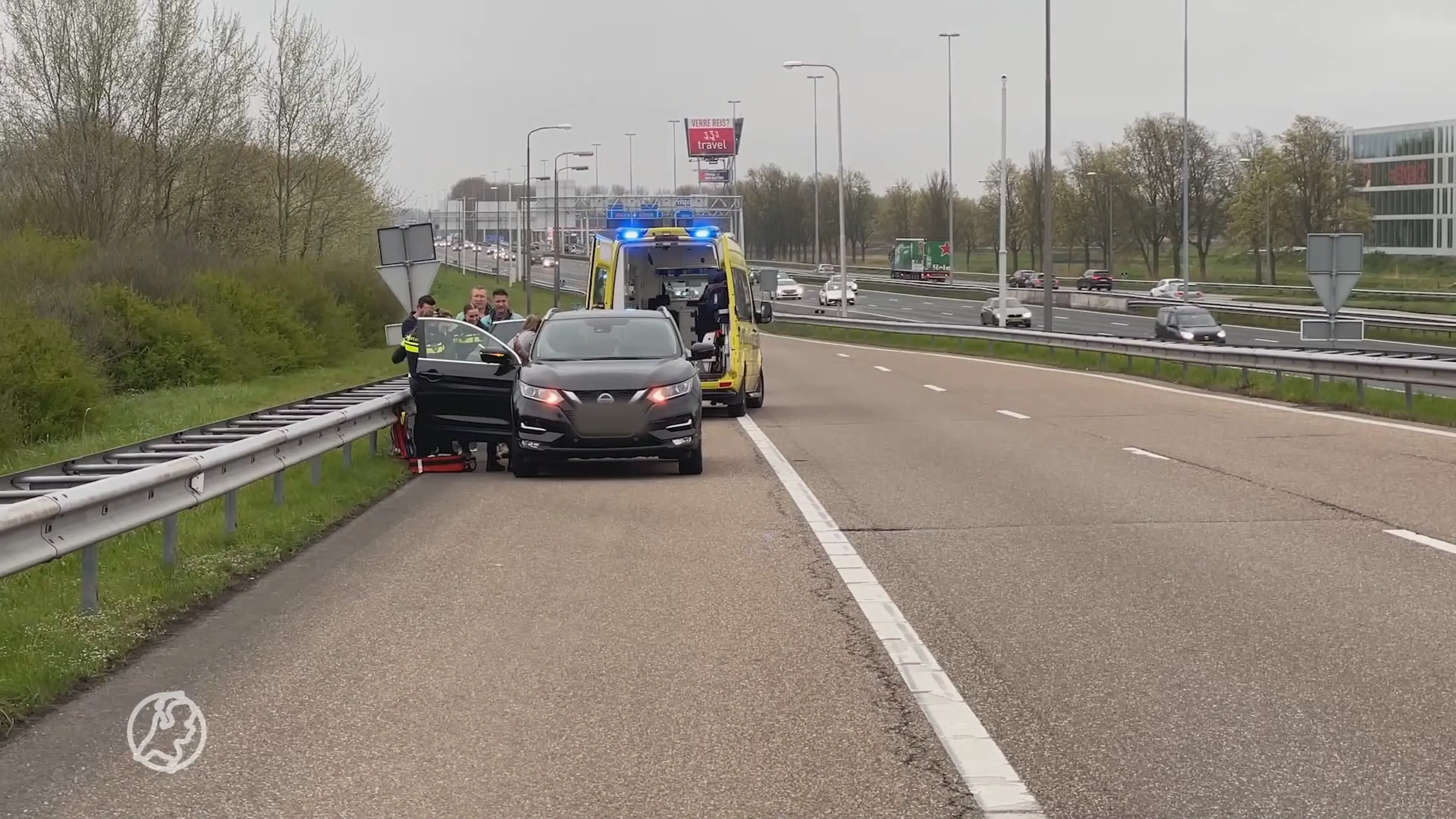 Baby Bente kan niet langer wachten en wordt geboren op de snelweg