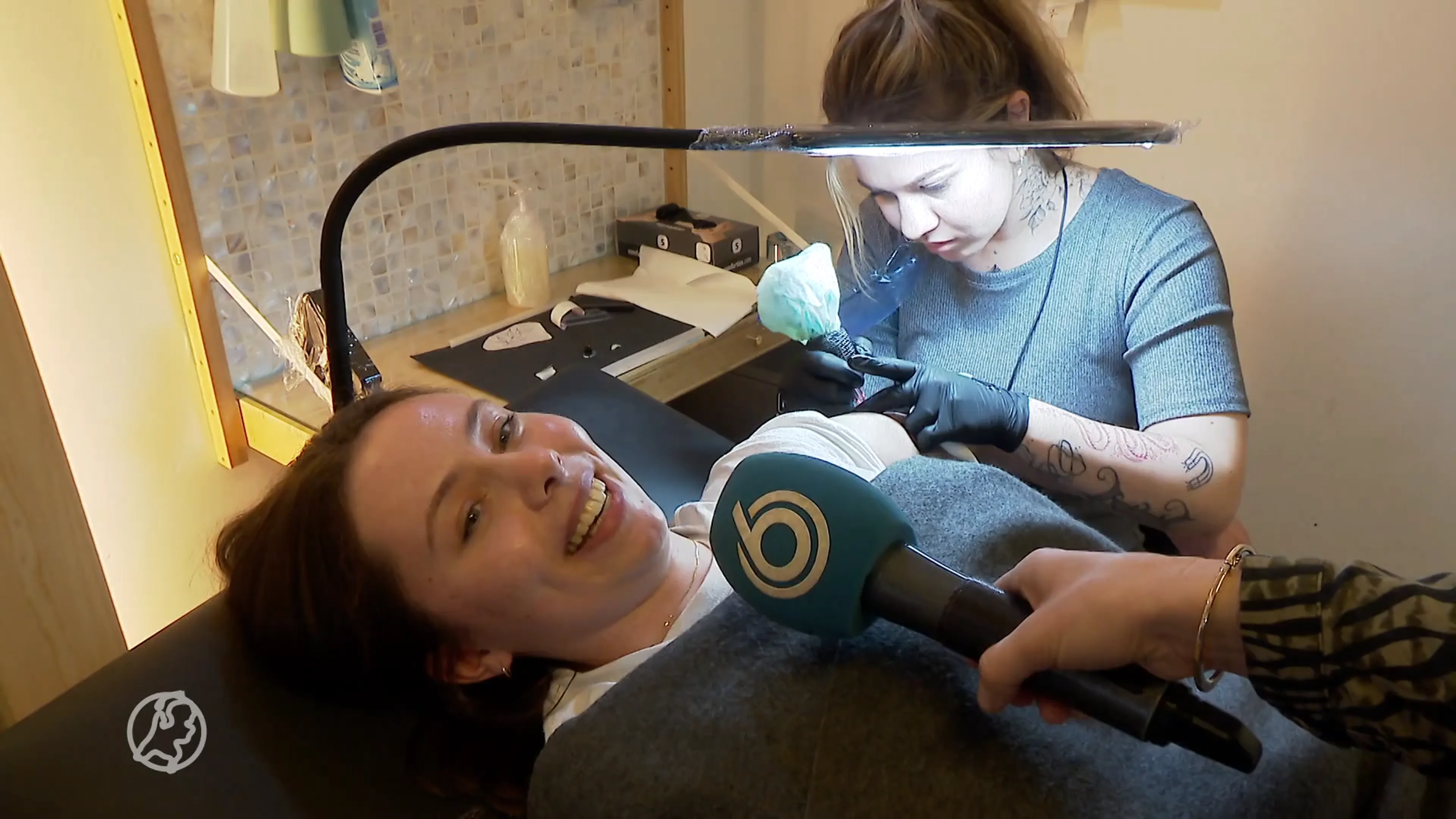 Tattooshop zet zo veel mogelijk tatoeages voor Oekraïne