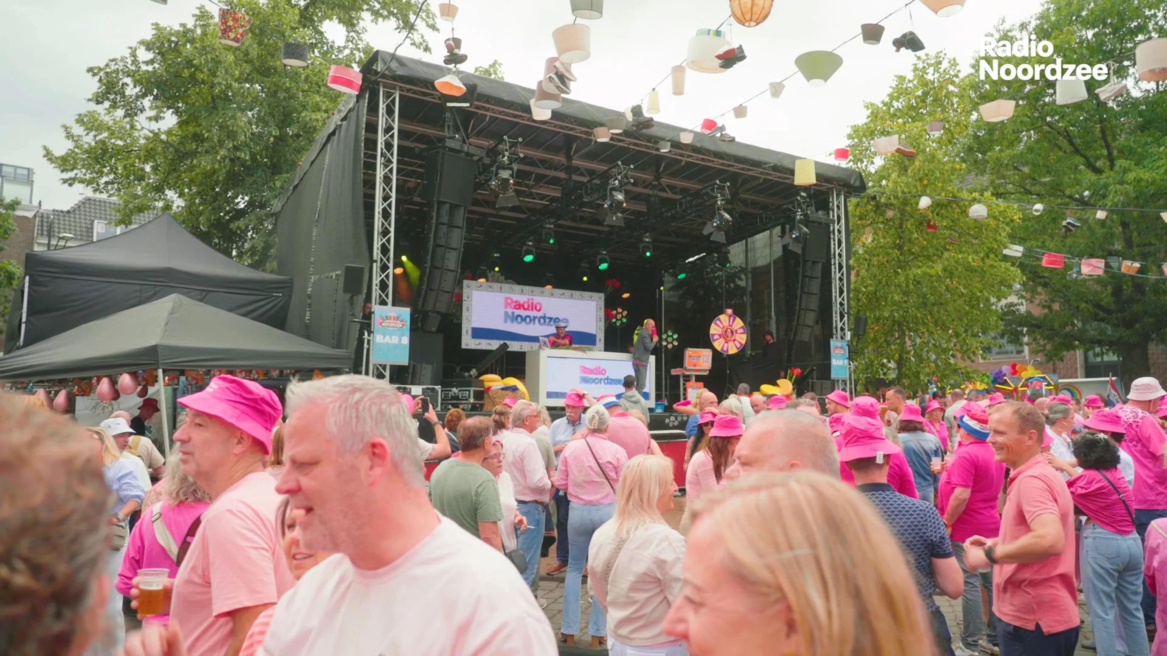 Dit was de eerste dag van Radio Noordzee op het Hertogplein