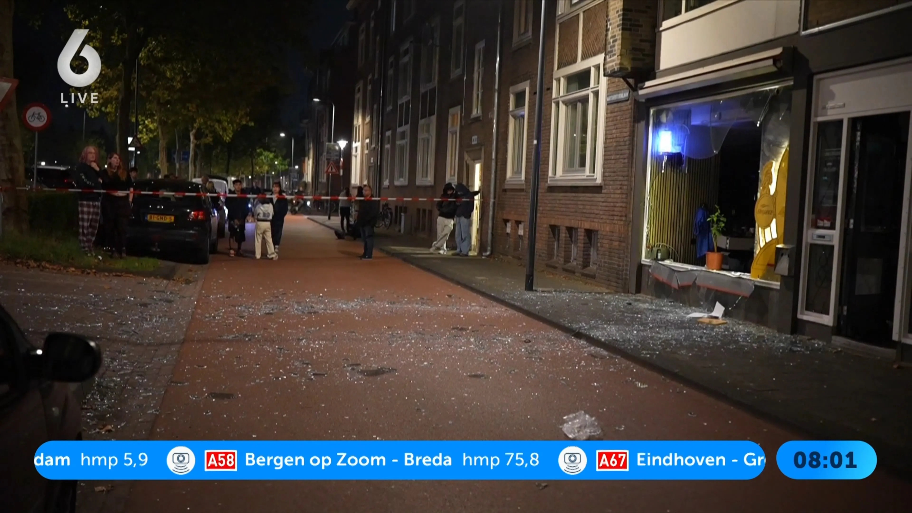 Explosie blaast deel gevel winkelpand weg in Den Bosch