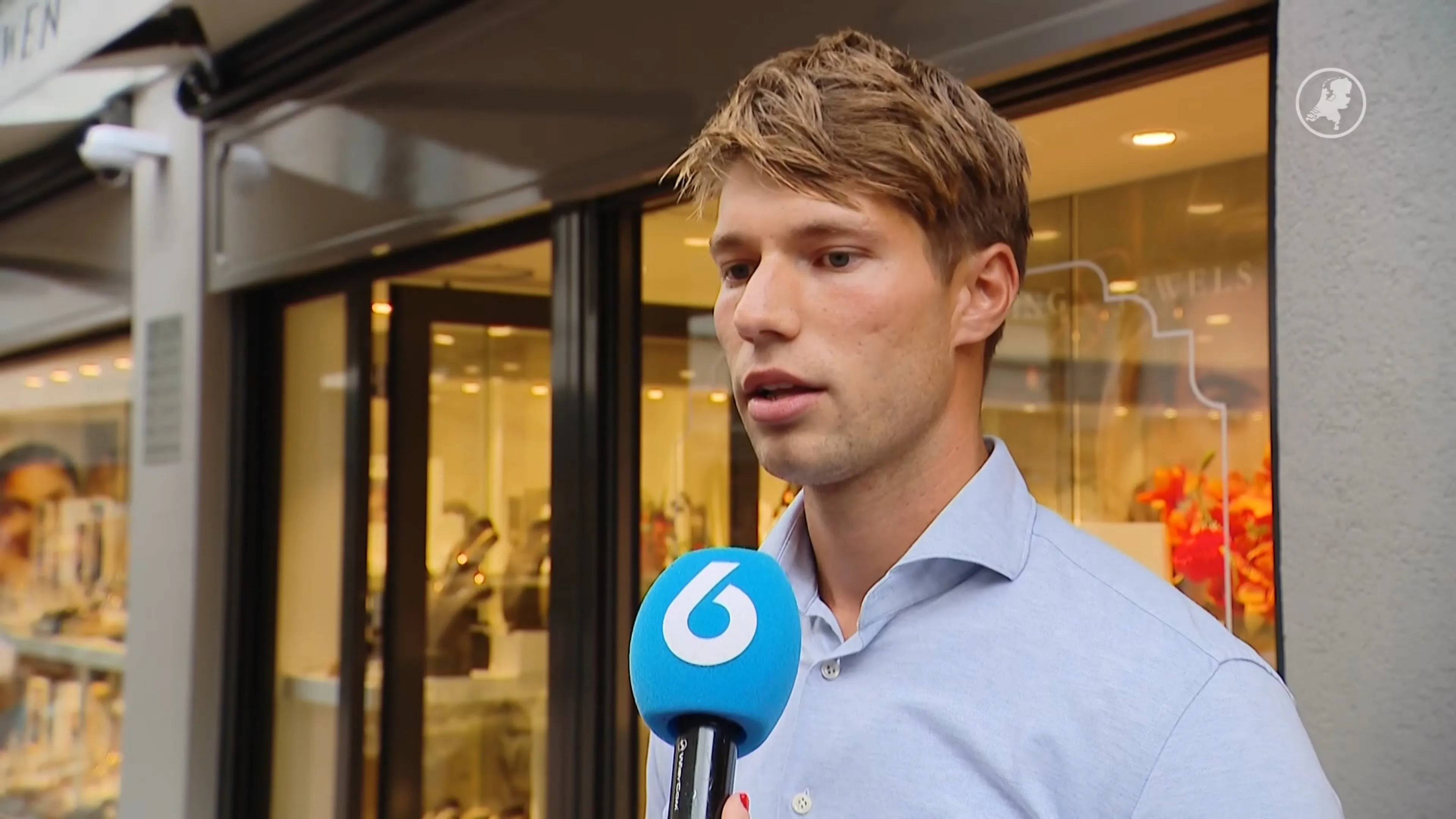 Juwelier in Dordrecht voor de tweede keer overvallen: 'Ze haalden naar me uit'