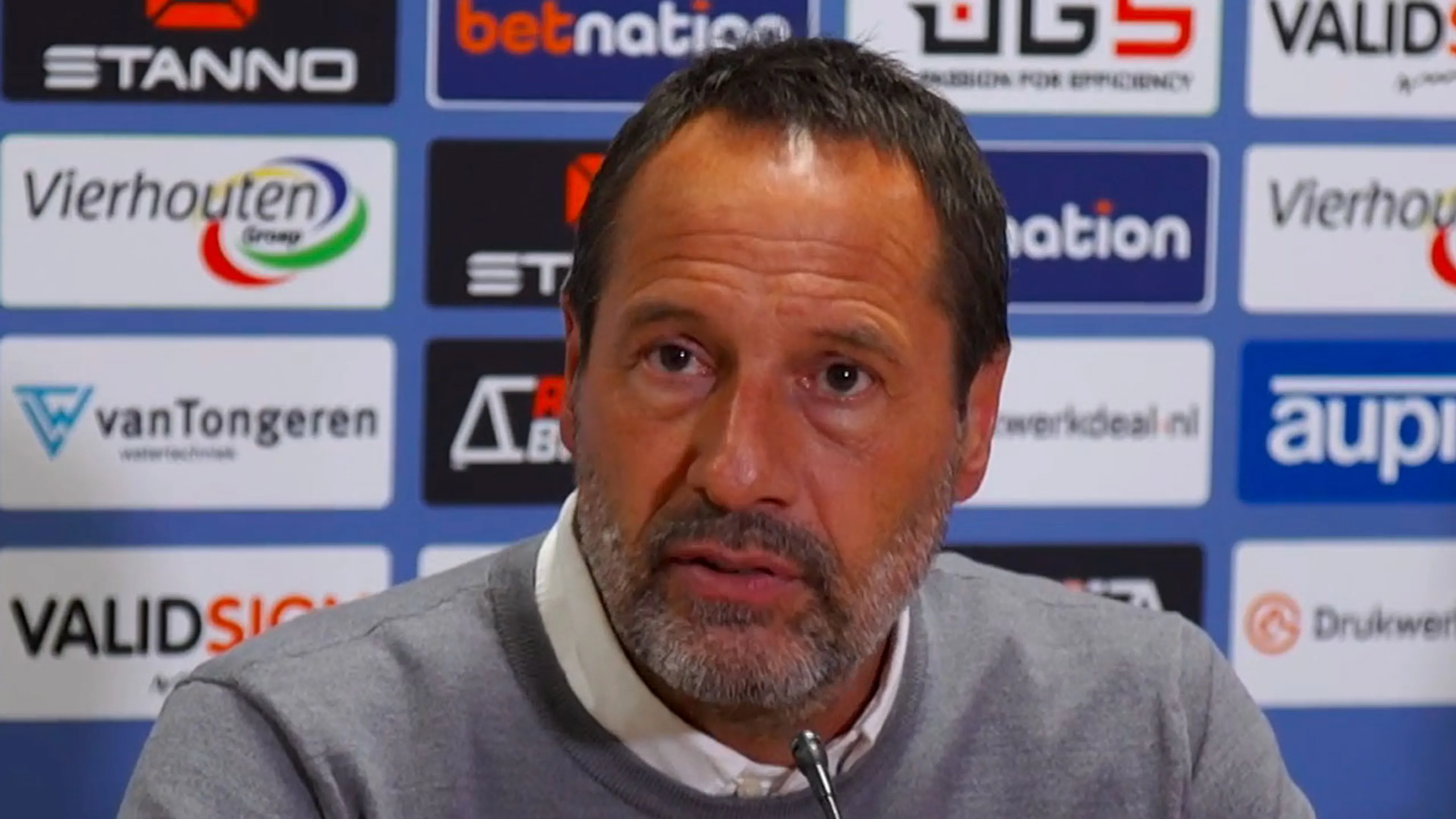 Van ’t Schip: ‘Denk dat Ajax met meer vertrouwen voetbalt dan tweeënhalve maand geleden’