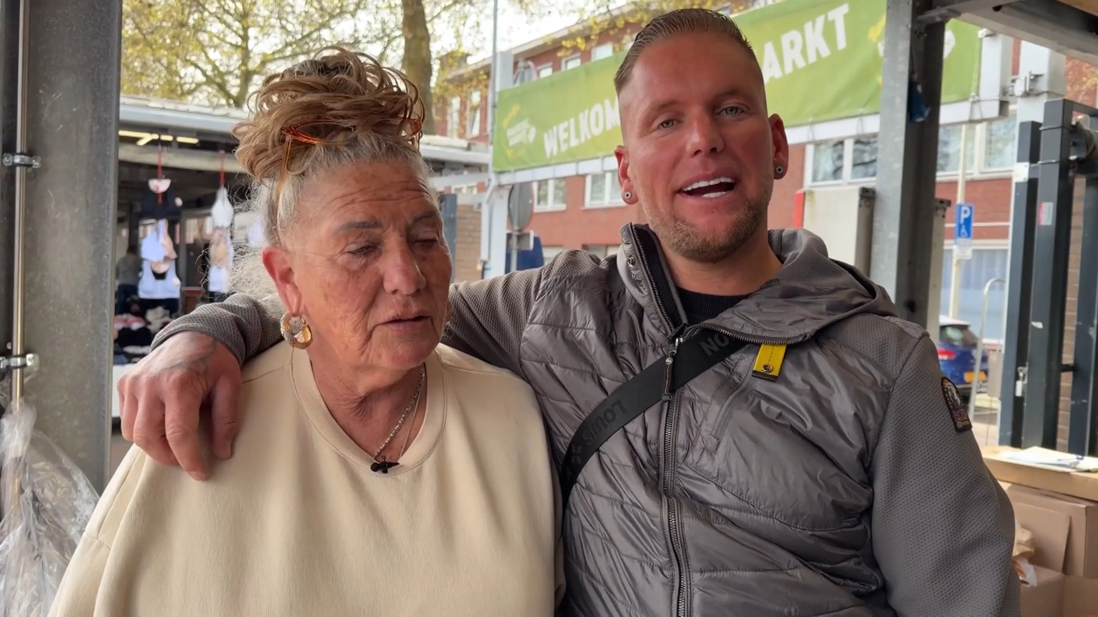 Marvin ruikt een vies geurtje: 'Wat een pleurislucht'