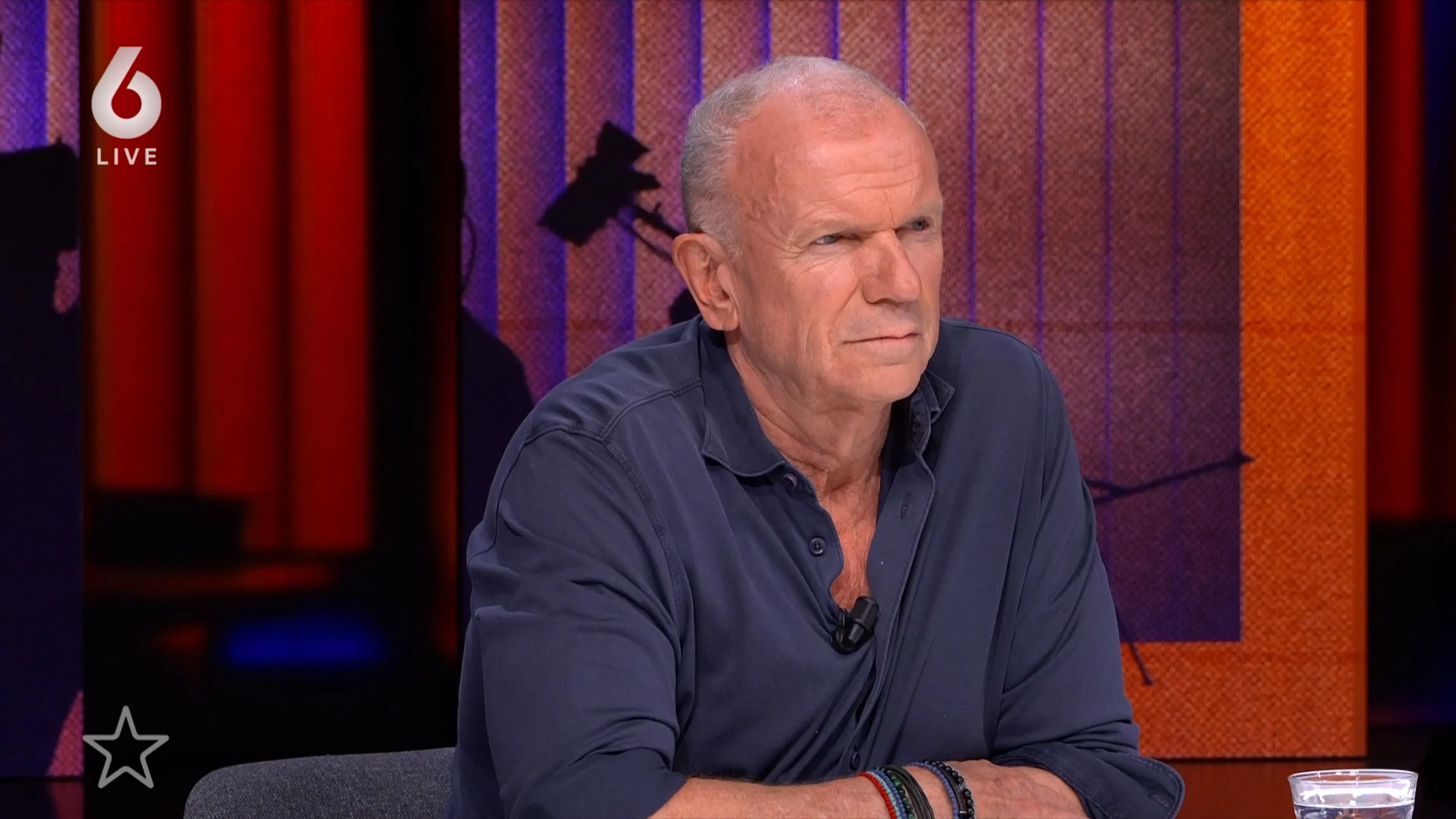 Donny Roelvink reageert aan tafel bij Renze op controversiële 'vrouwen-uitspraak'