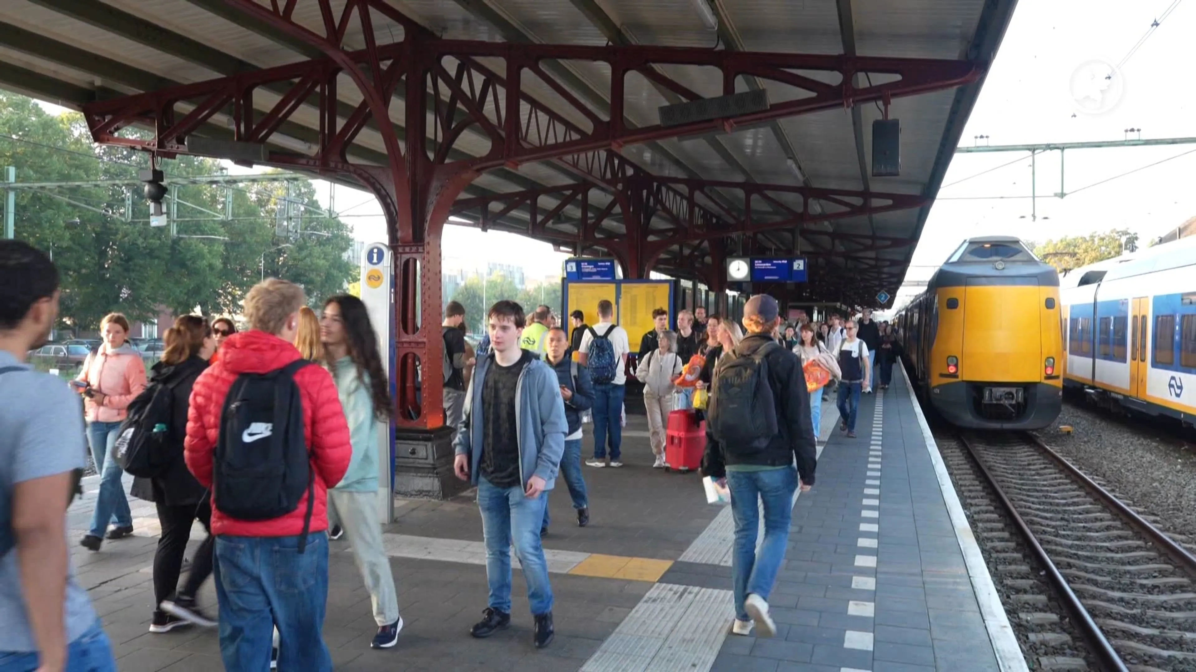 Drukte op station Meppel door storing op het spoor door sabotage
