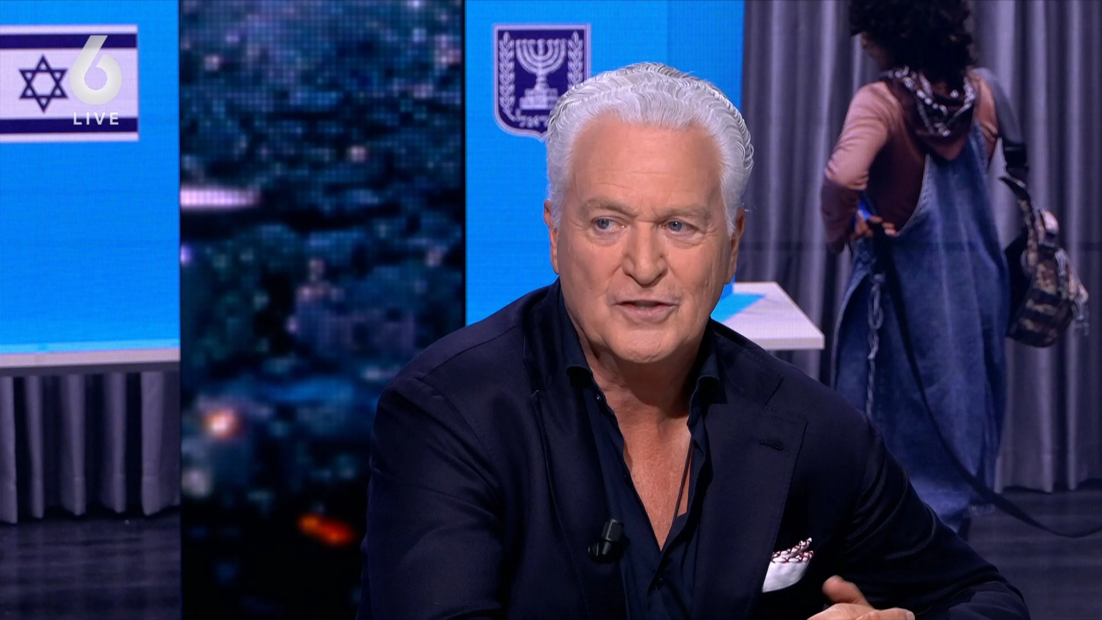 'Stap verder weg van wereldvrede'
