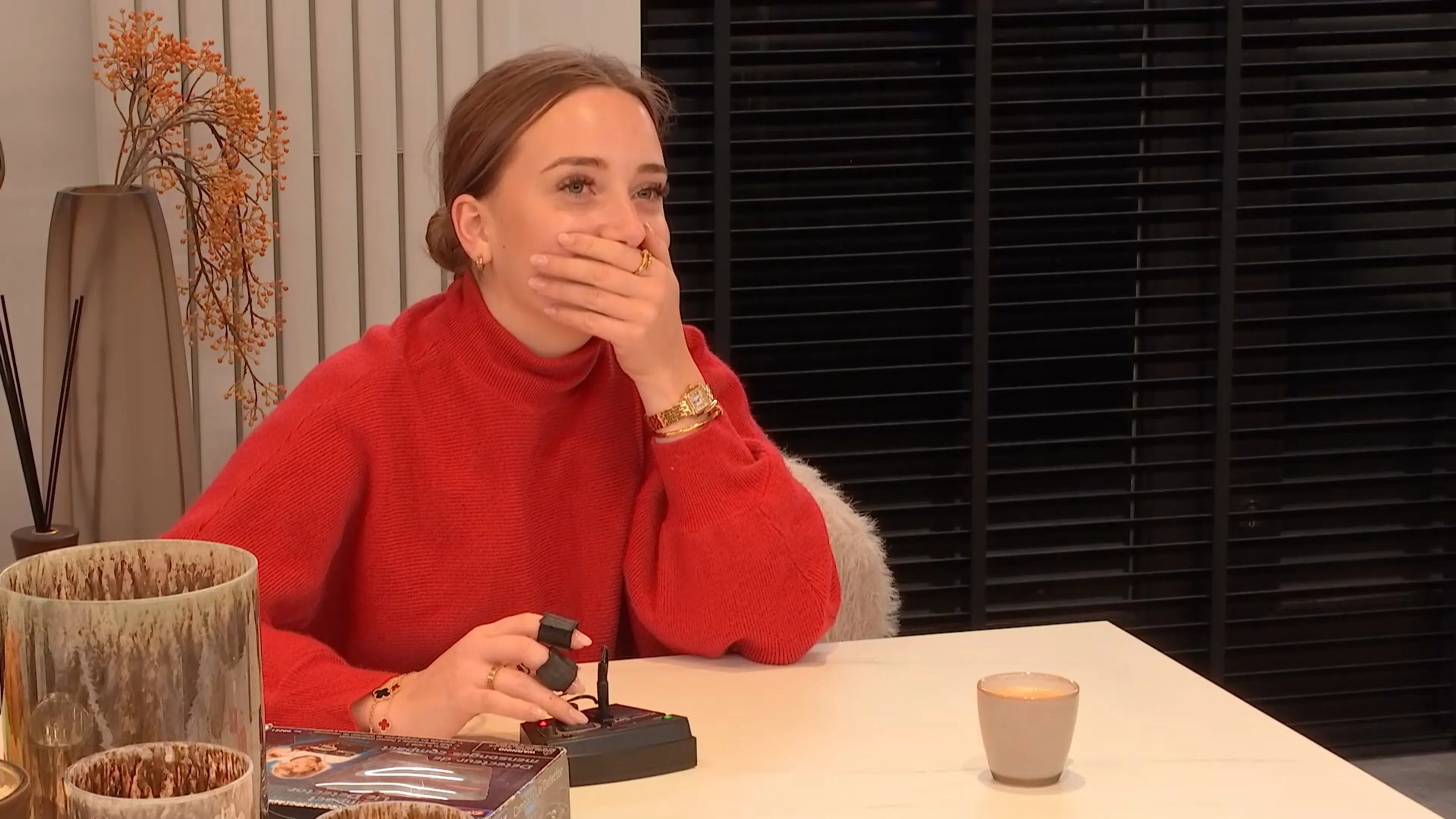 Verlangt Ghislaine naar fysiek contact?