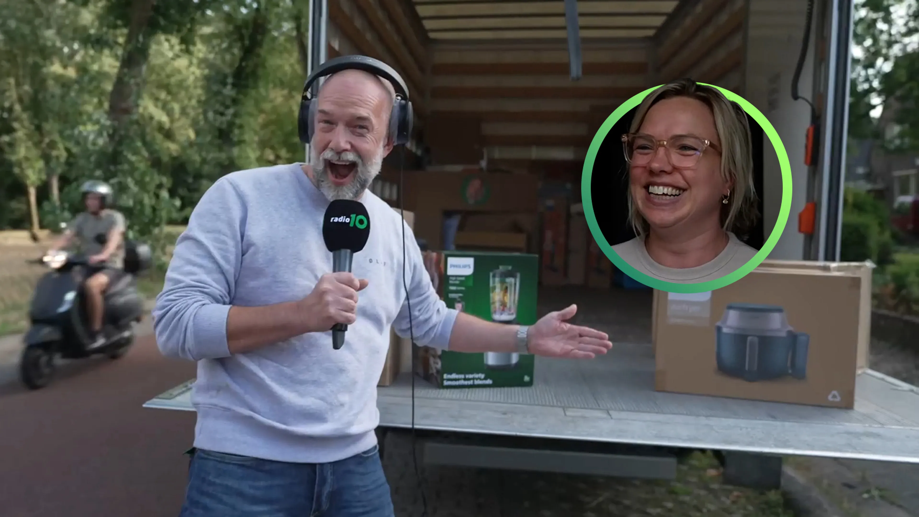 Jeroen verrast hoogzwangere Elles met fantastische prijs uit de verhuisbus!