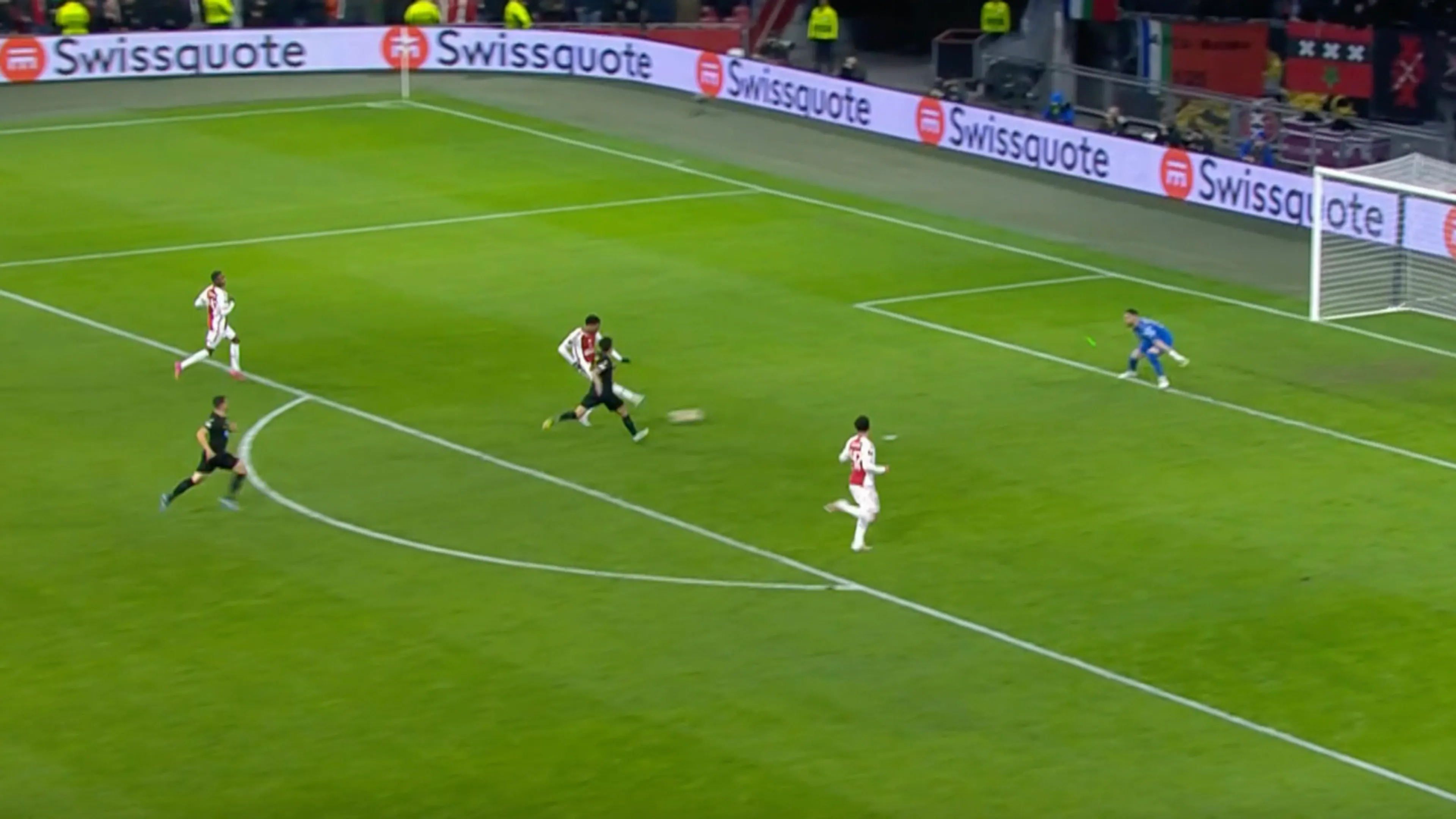 COMPILATIE: Chuba Akpom mist grote kansen op hattrick tegen AEK Athene