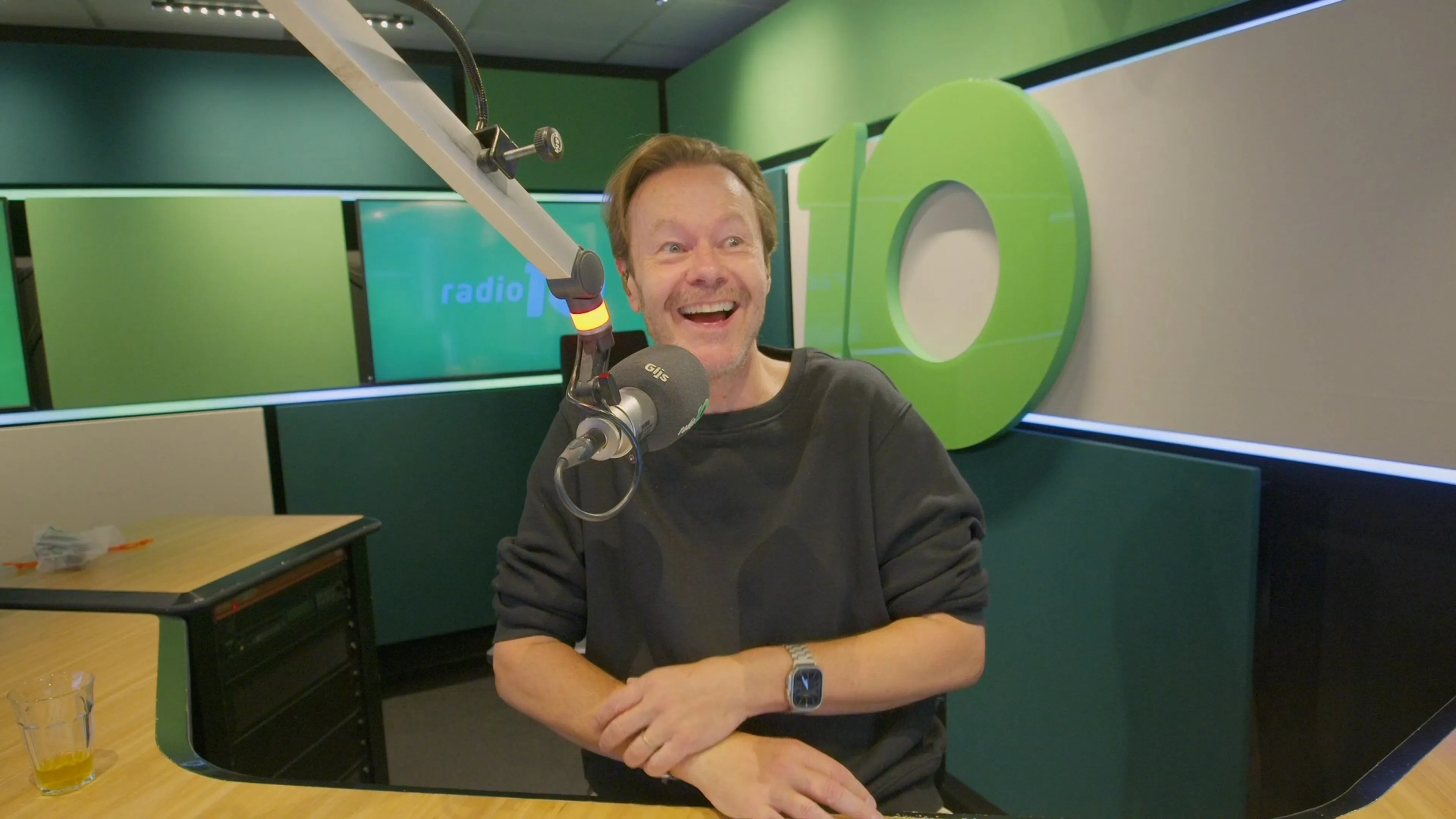 Gijs praat zijn mond voorbij