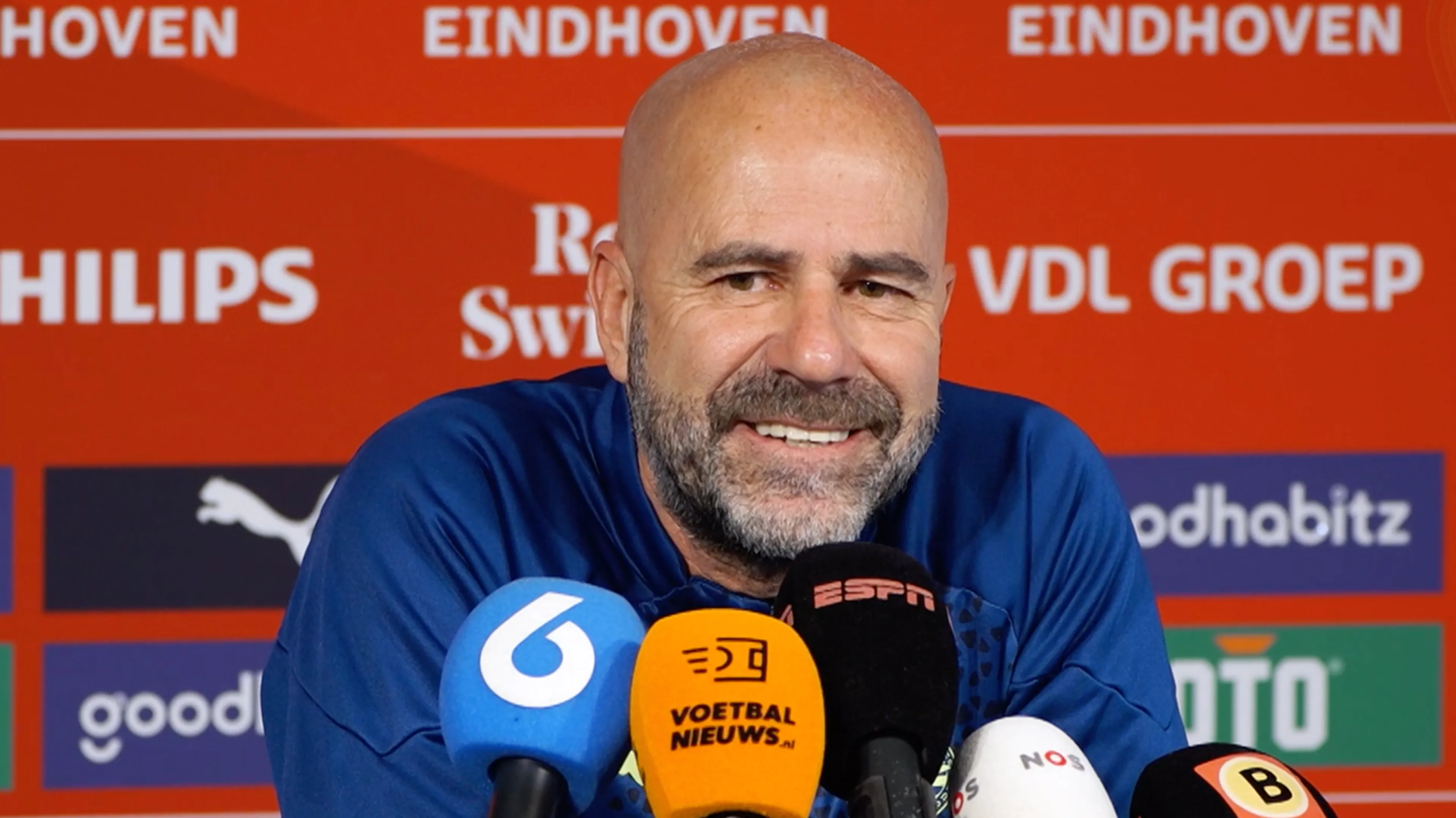 Bosz drukt journalist met de neus op de feiten: '23 jaar trainer, twee keer gebeurd'