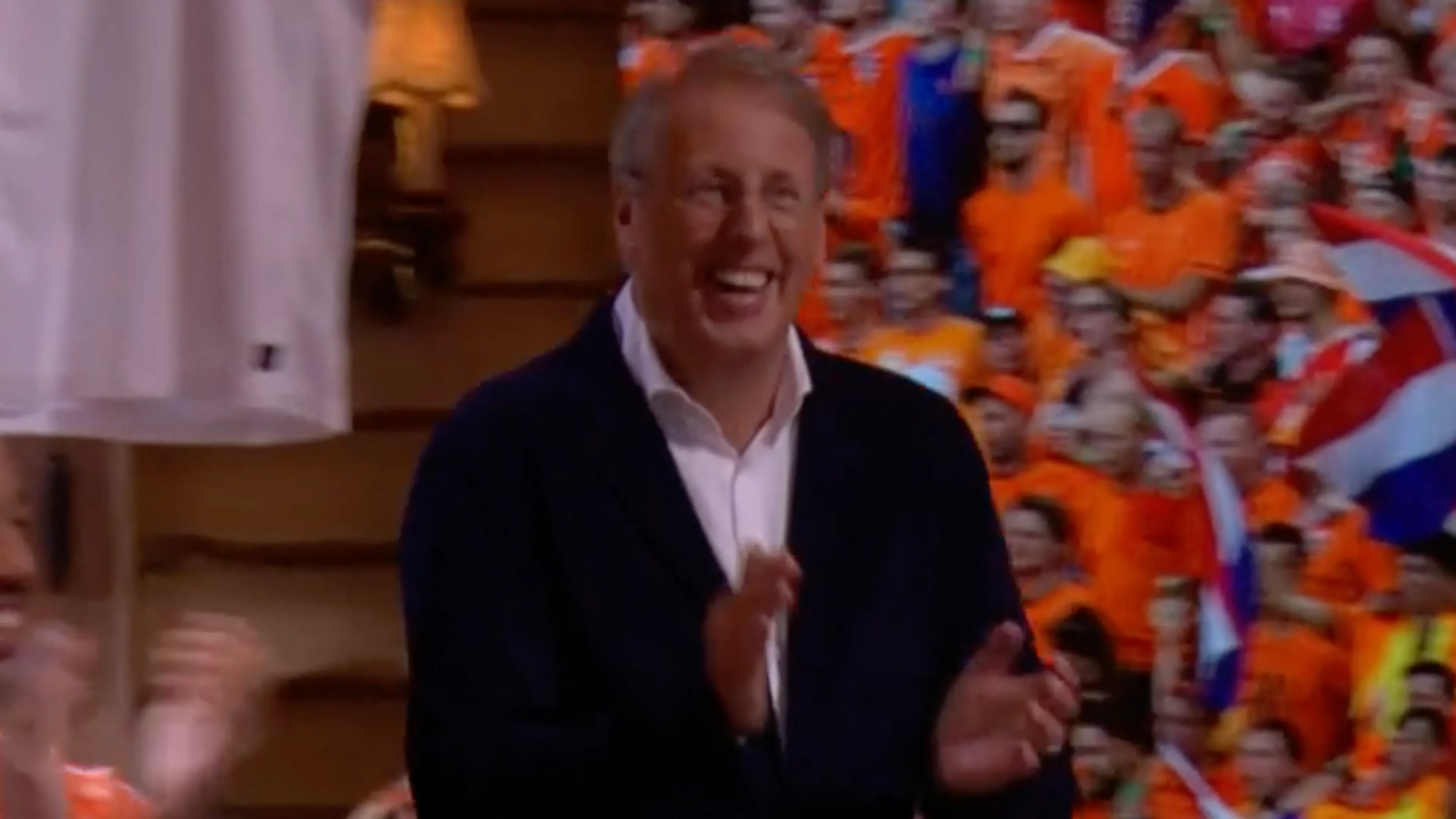 Chris Woerts duikt op als Mystery Guest in de Vandaag Inside Oranje Quiz!