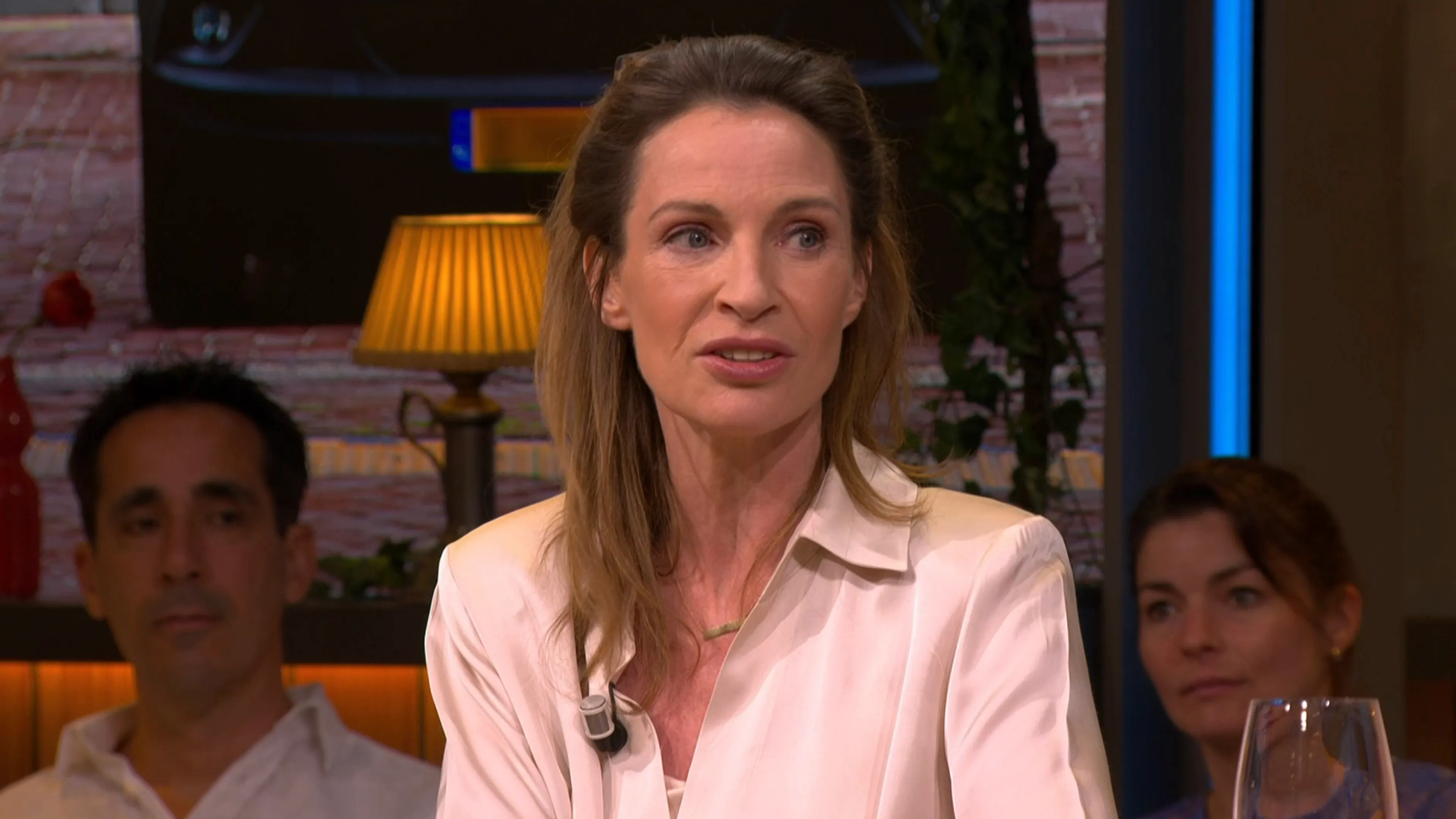 Astrid Holleeder reageert op overplaatsing van broer Willem naar minder strenge gevangenis